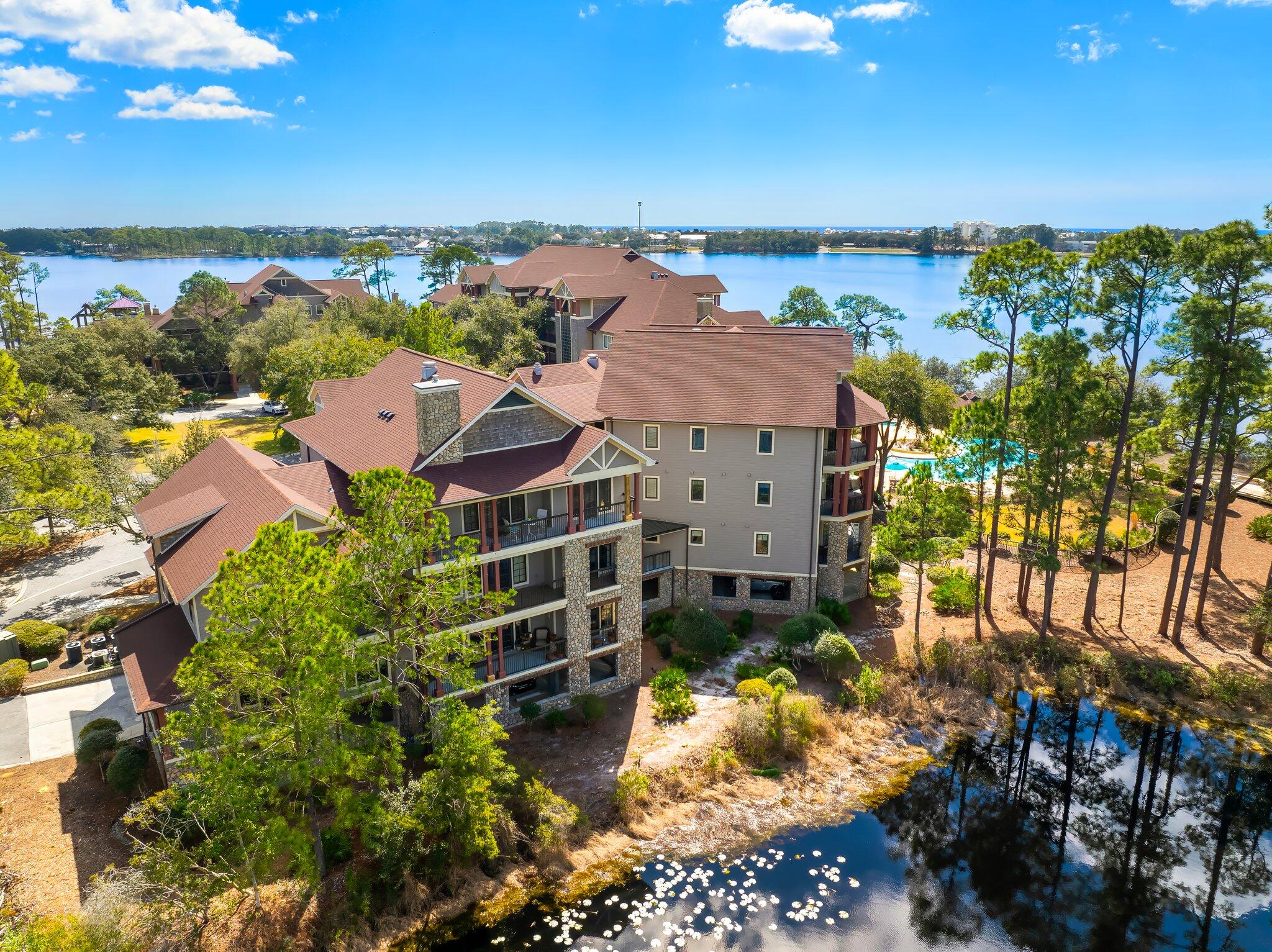 WILD HERON LAKESIDE LODGE - Residential