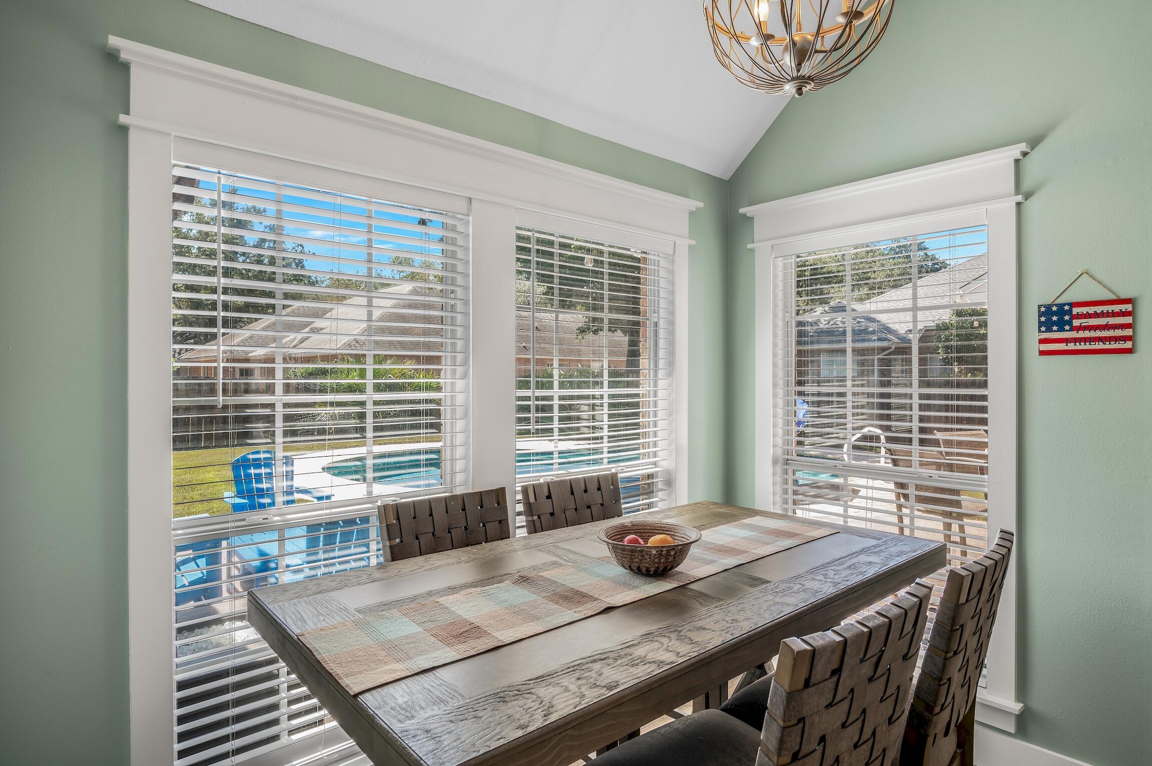 WINDSOR FOREST - Residential