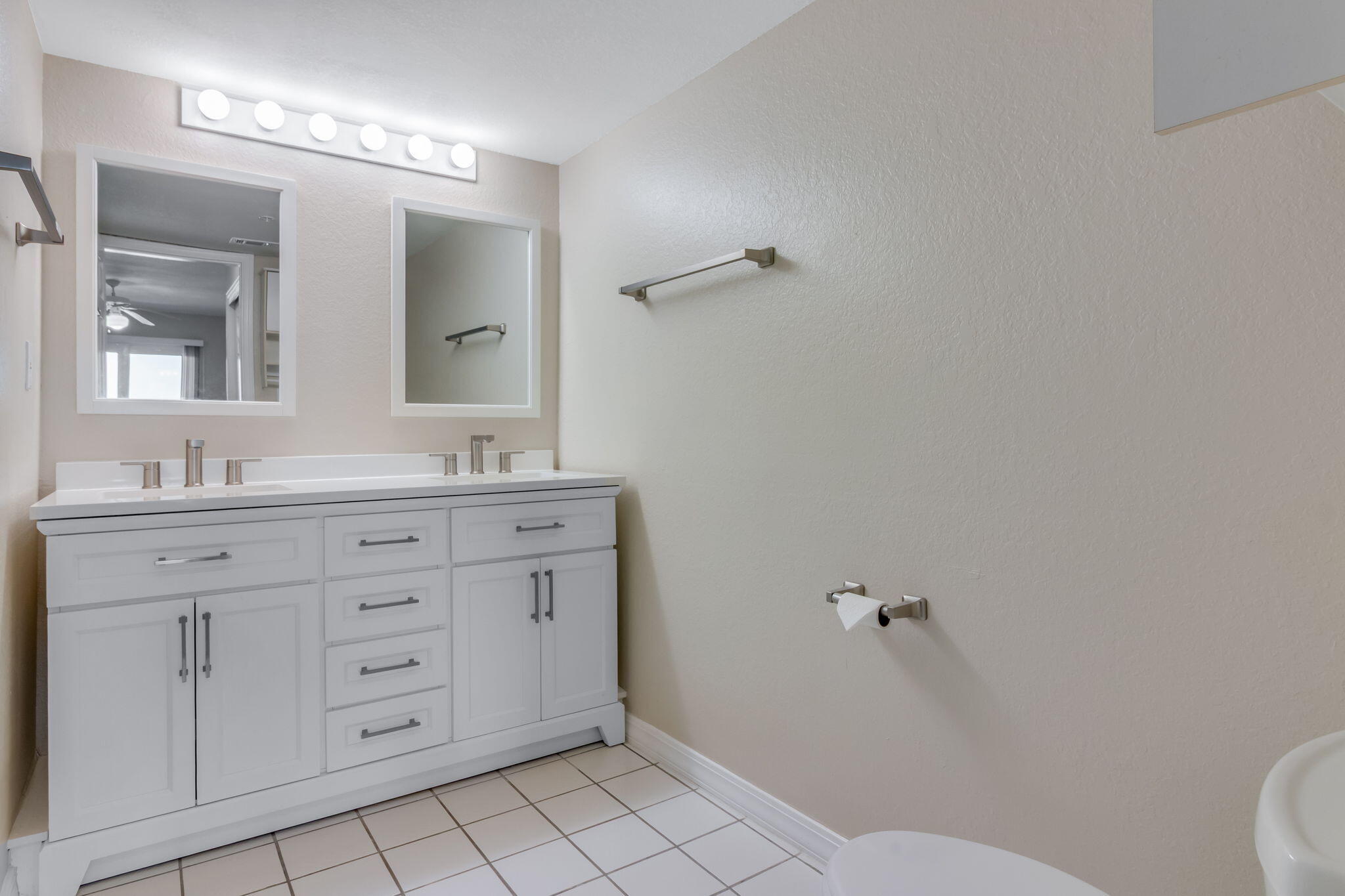 ISLANDER BEACH RESORT CONDO - Residential