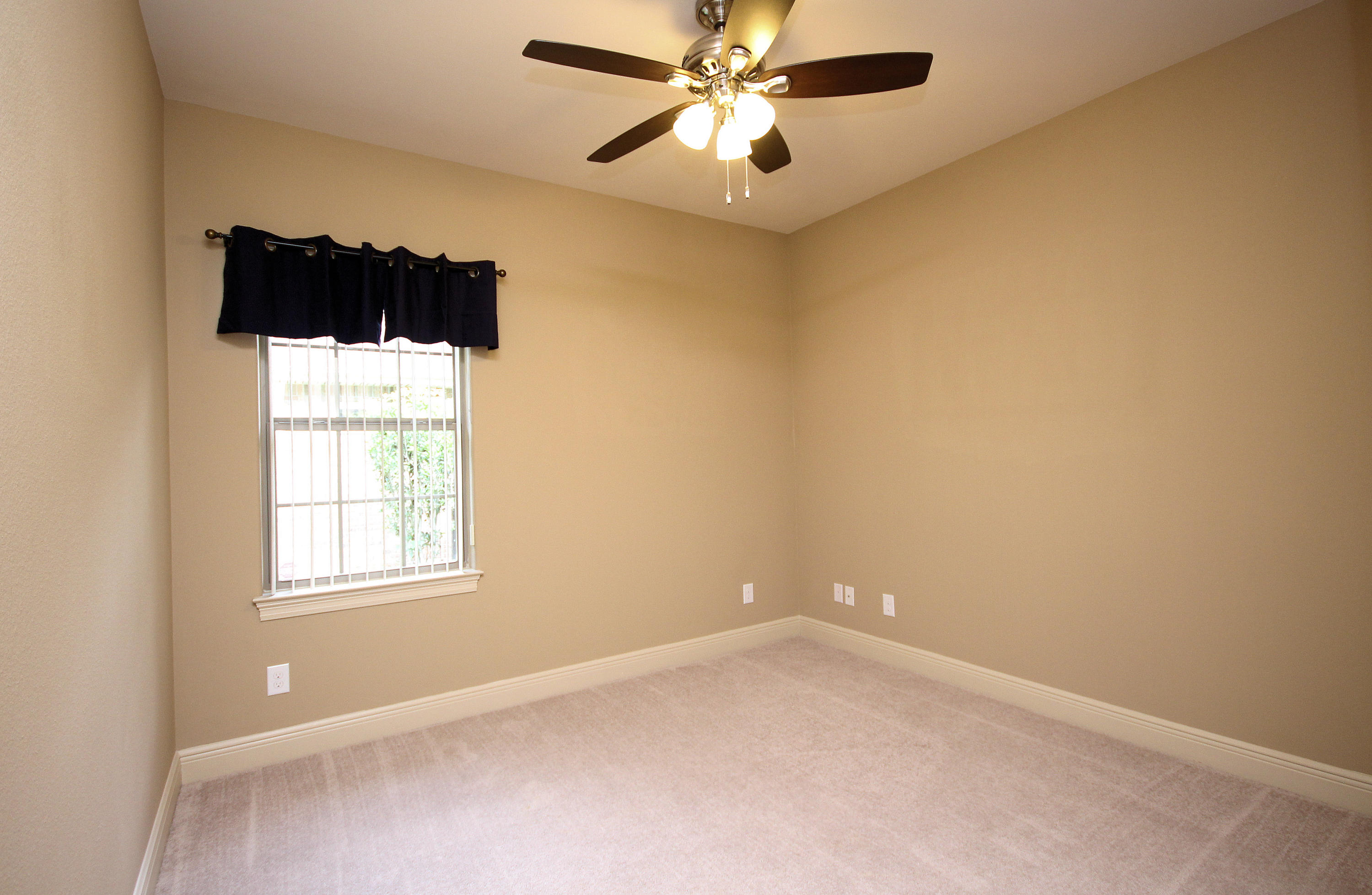 CLAIRES VINEYARD - Residential