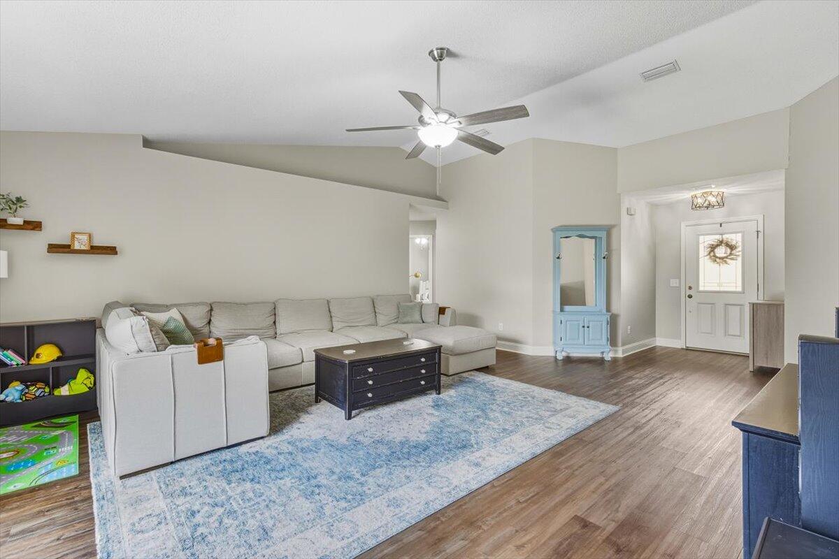 WESTVIEW EST PH IV - Residential