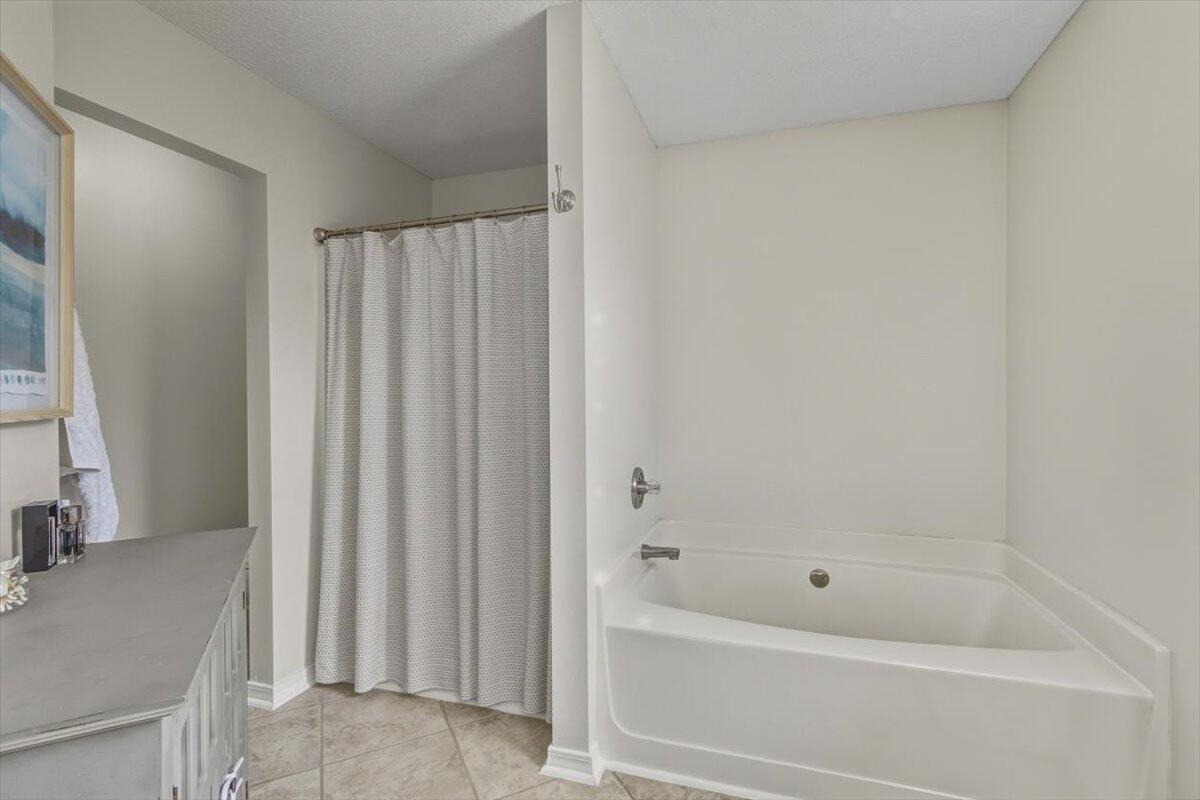 WESTVIEW EST PH IV - Residential