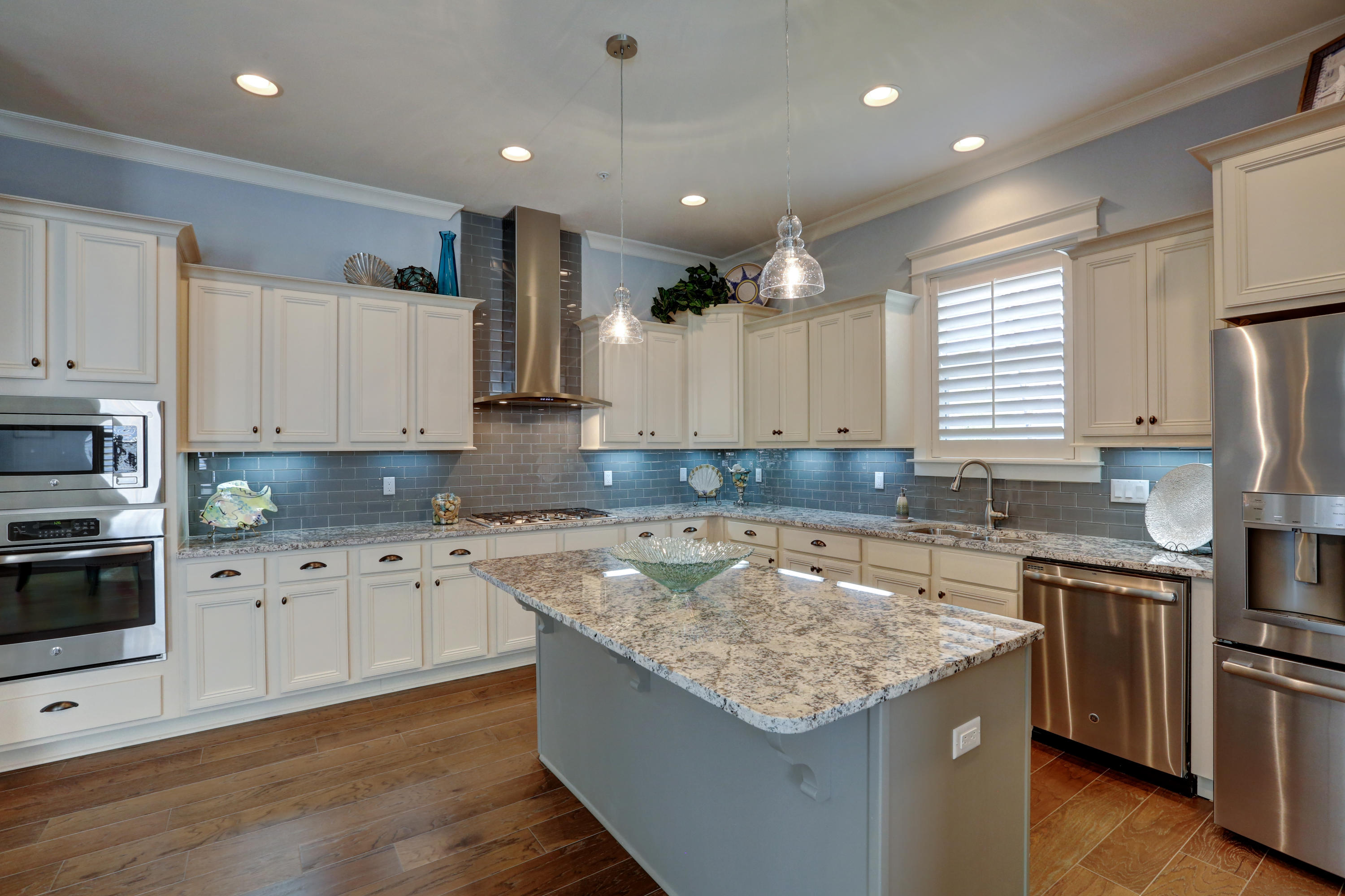 HIGHLAND PARKS - Residential