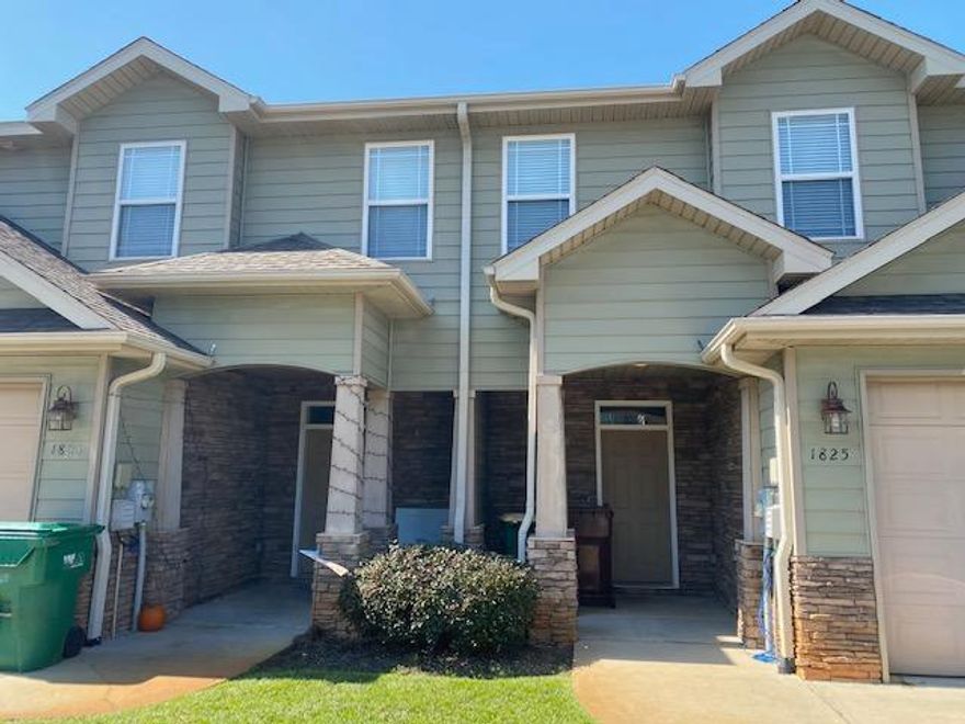 reo.This Gorgeous townhome has access to the Santa Rosa Sound and a community pool. It is just a short
walk to fish, swim, kayak or just relax in the water.  This home features 3 bedrooms, 2 full baths and 1 half bath for your guest.  Call today for your private viewing because this one will not last long