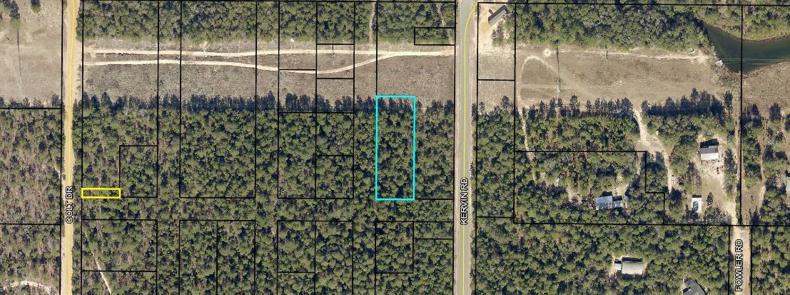 3/4 acre lot 15 minutes outside of Crestview. This is the lot you have been looking for.