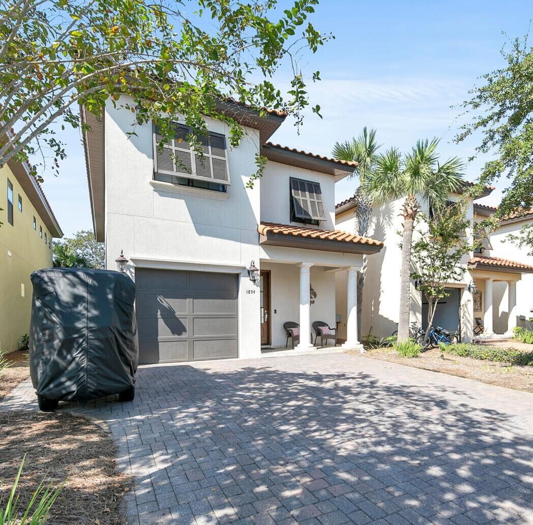 Villa Lago - Residential