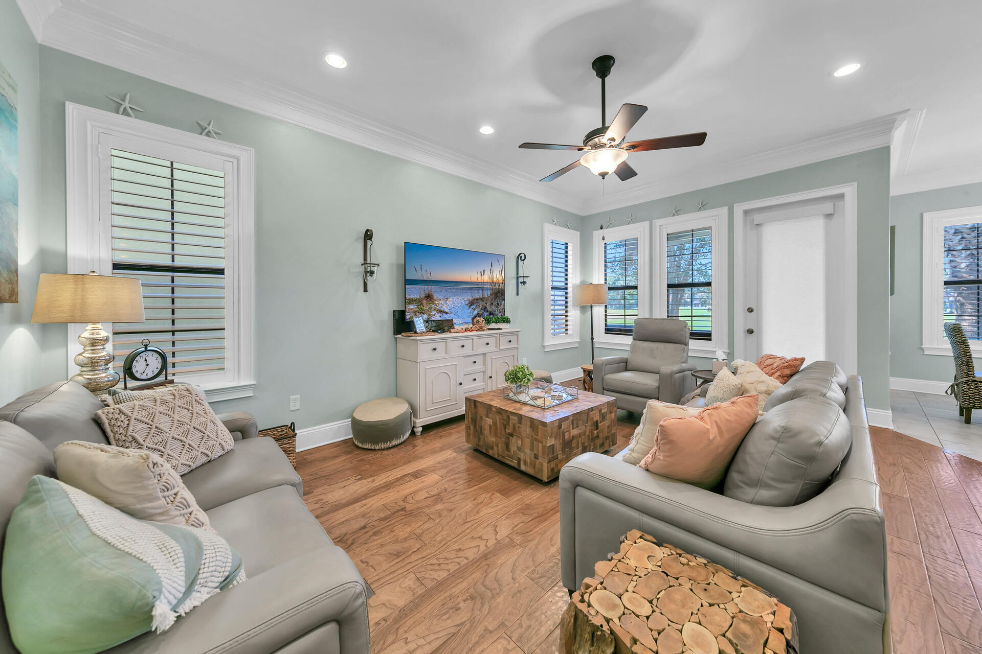 Villa Lago - Residential