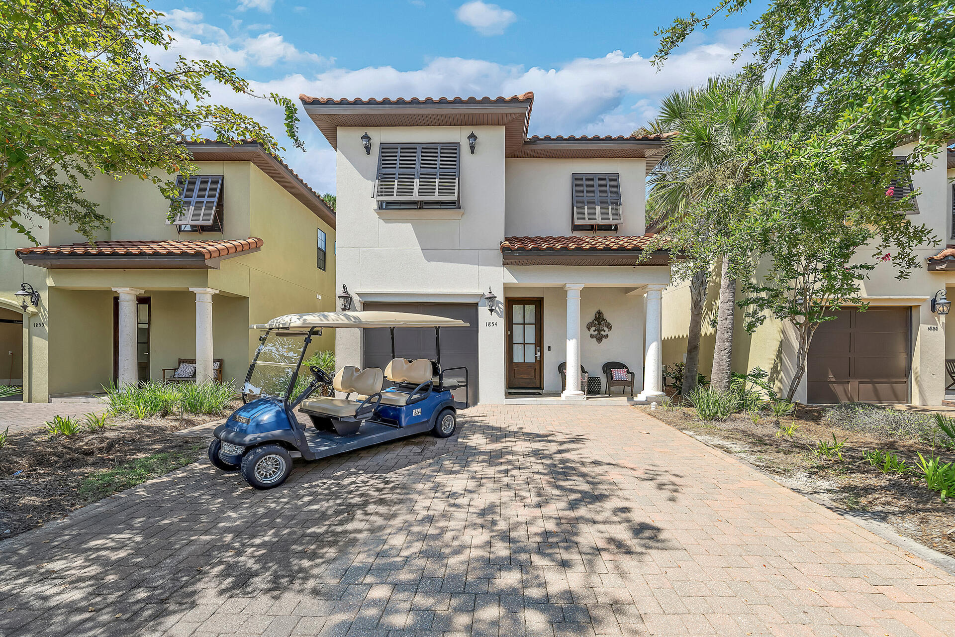 Villa Lago - Residential