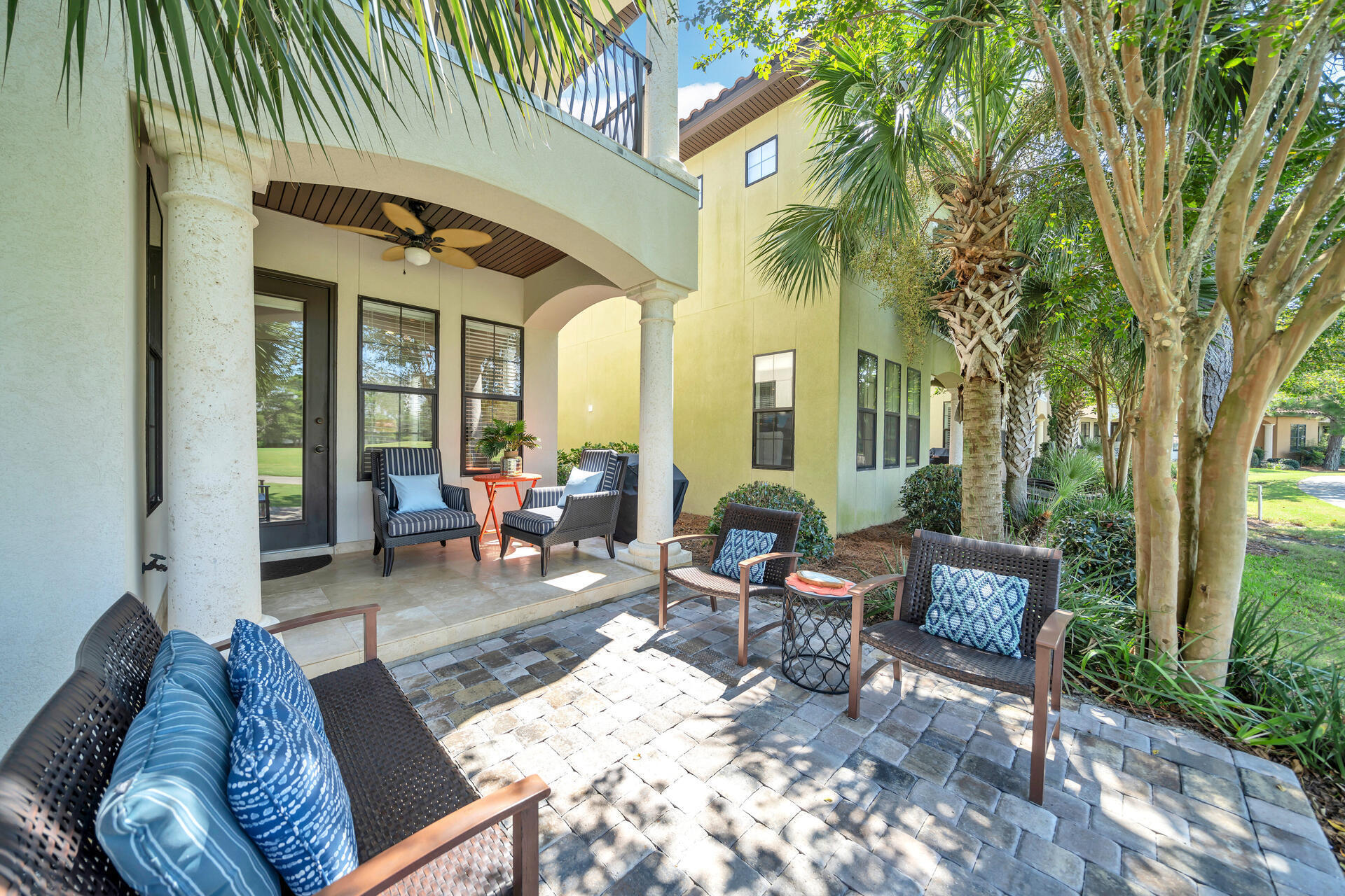 Villa Lago - Residential