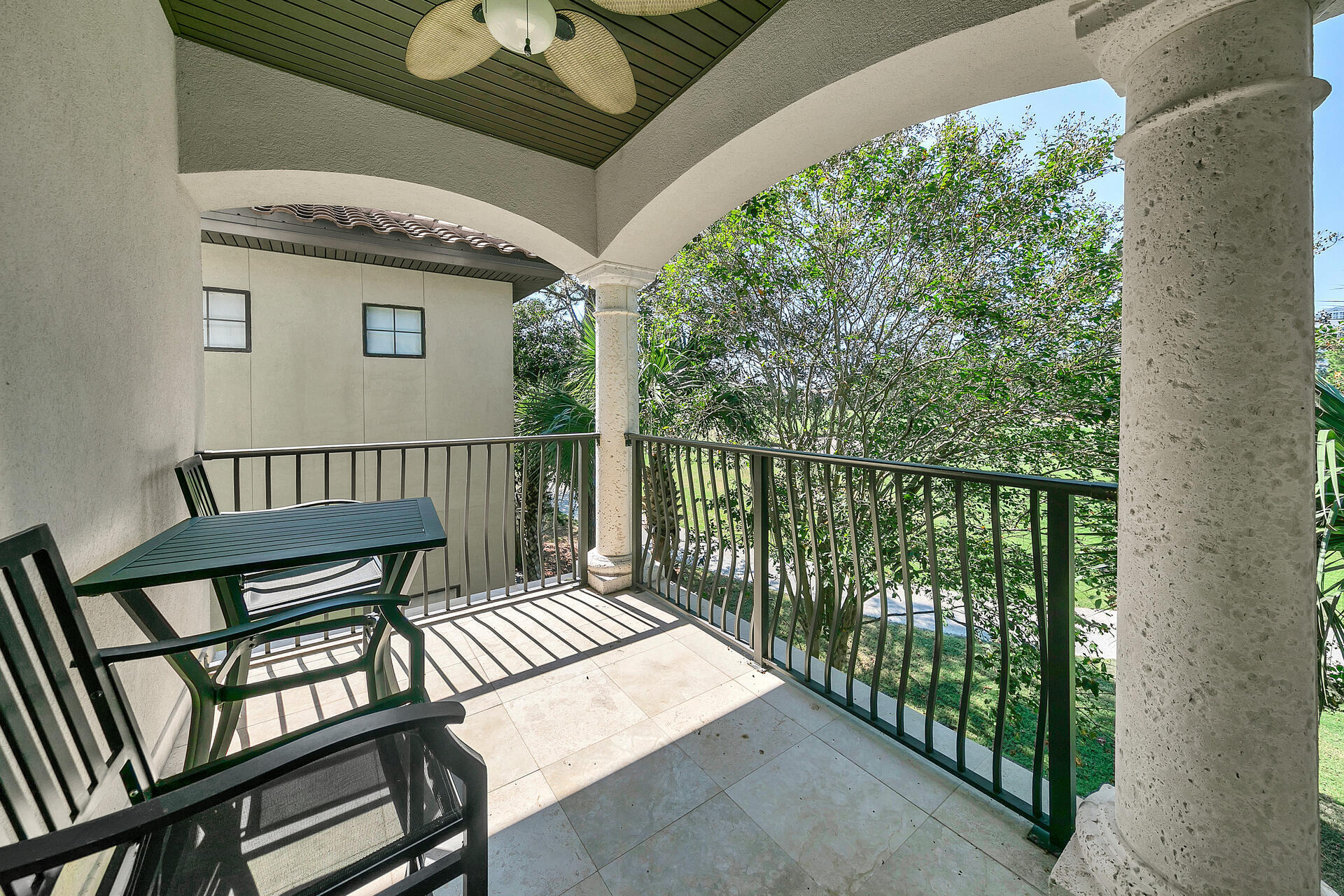 Villa Lago - Residential