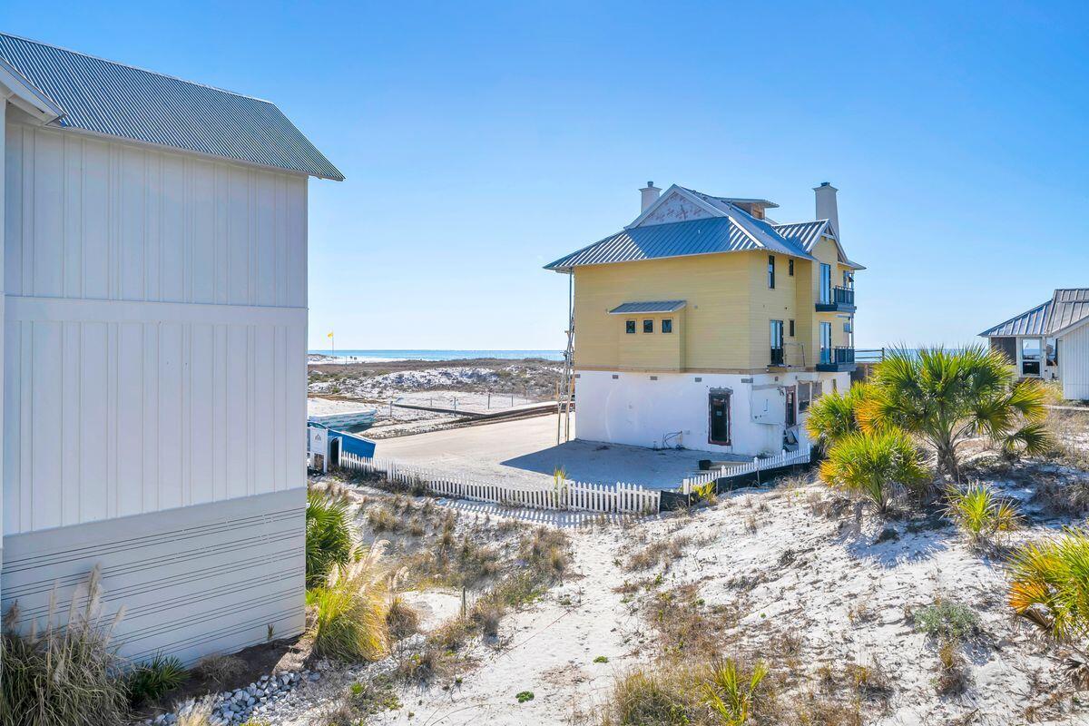 GRAYTON BEACH - Residential