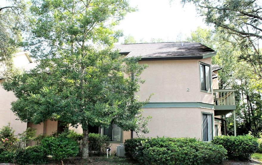 Located in the Heart of Bluewater Bay Resort, this charming and move-in ready 2 bedroom, 2 bath condo is ready for immediate occupancy. Tastefully updated (2018) with new custom storm door, new laminate floors, upgraded stainless appliances and interior paint. This condo is convenient to Eglin AFB, Shopping, Golf, EOD School and just a few miles from the beautiful beaches of Destin FL. This unit is complimented with a large and private screened-in porch. This unit is priced to sell and is ready for immediate occupancy! Buyers to verify all dimensions.