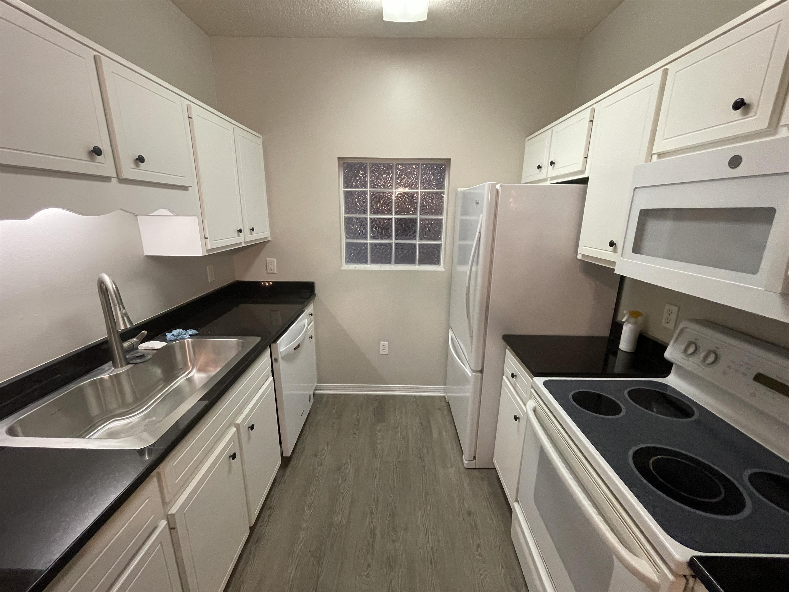 THE OAKS AT NICEVILLE - Residential Lease