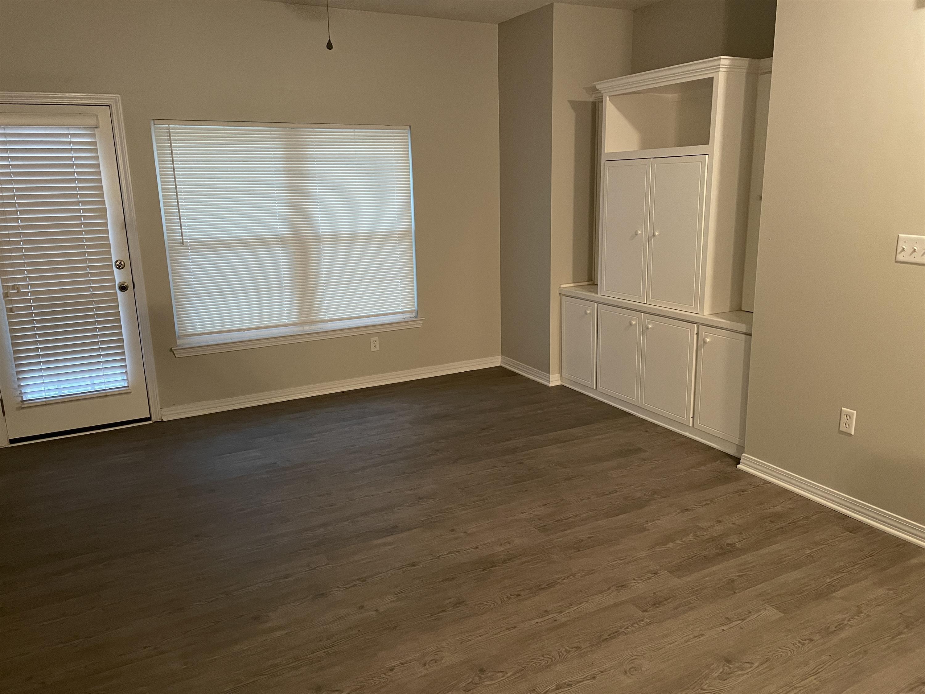 THE OAKS AT NICEVILLE - Residential Lease