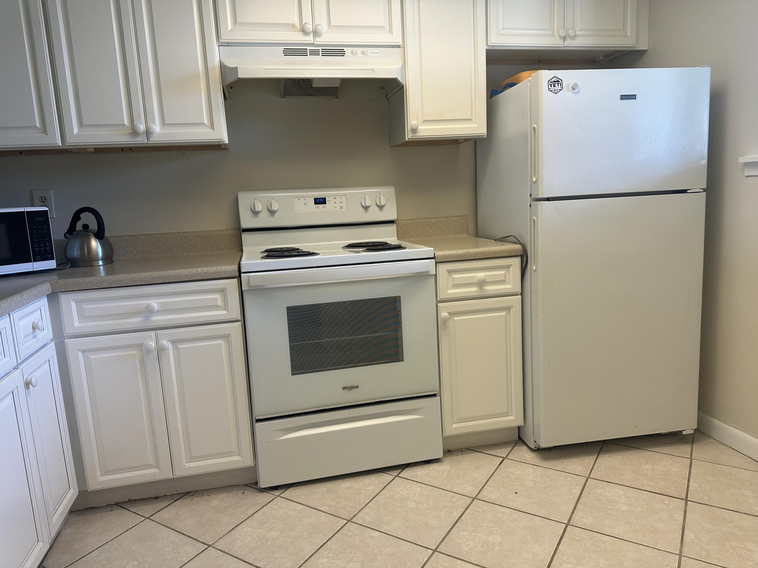 DESTIN RACQUET CLUB T/H - Residential Lease