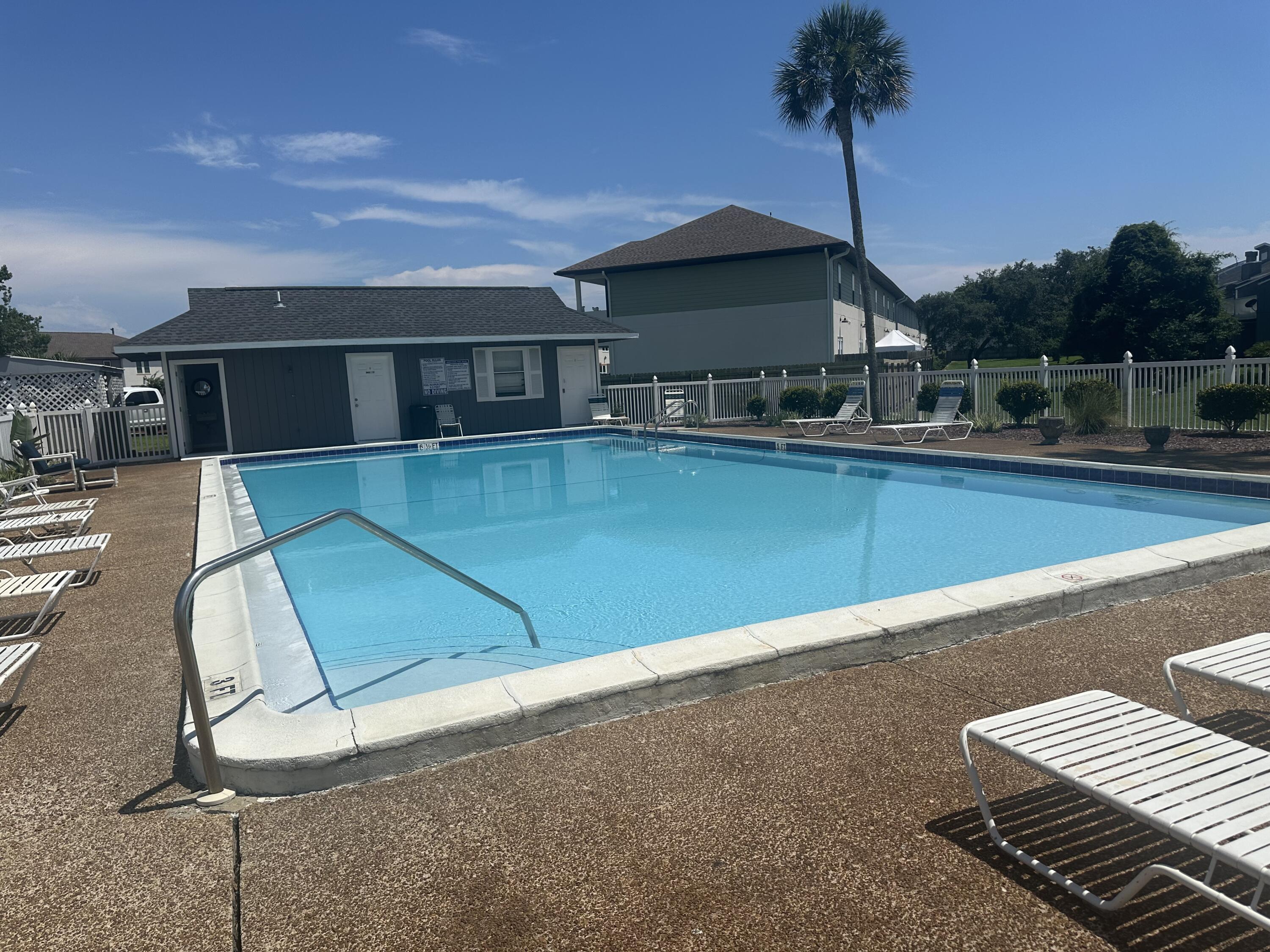 DESTIN RACQUET CLUB T/H - Residential Lease
