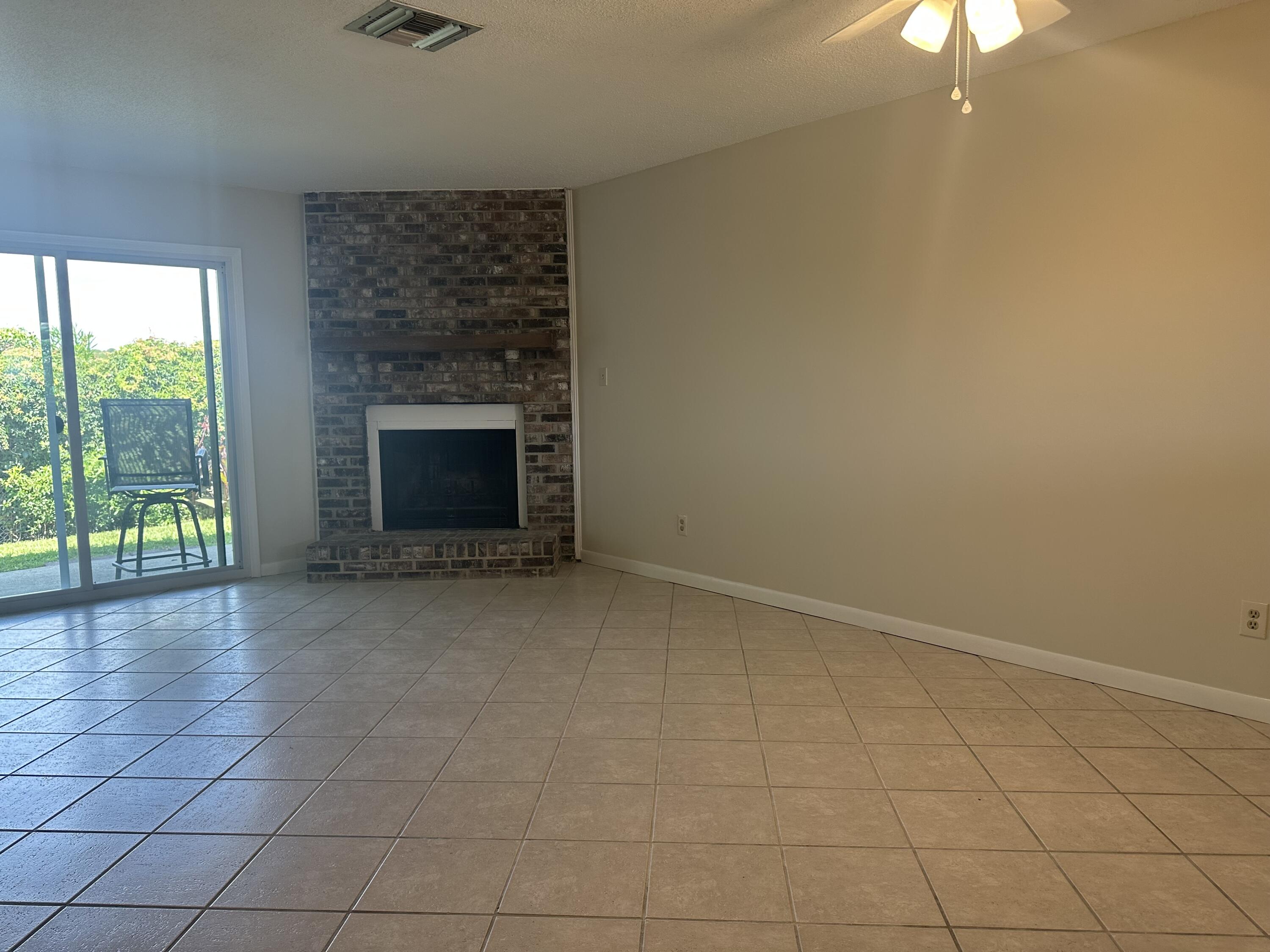 DESTIN RACQUET CLUB T/H - Residential Lease
