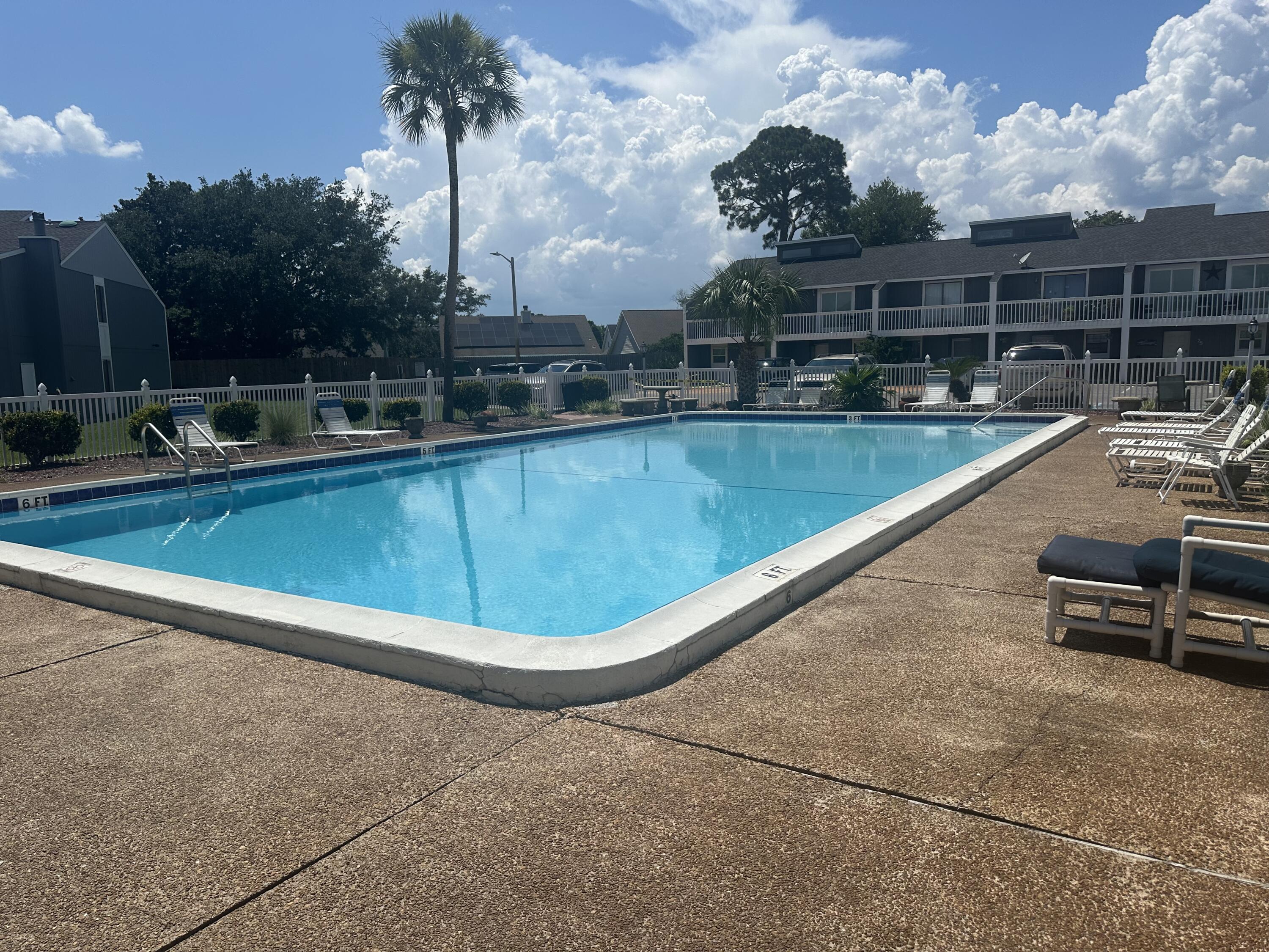 DESTIN RACQUET CLUB T/H - Residential Lease