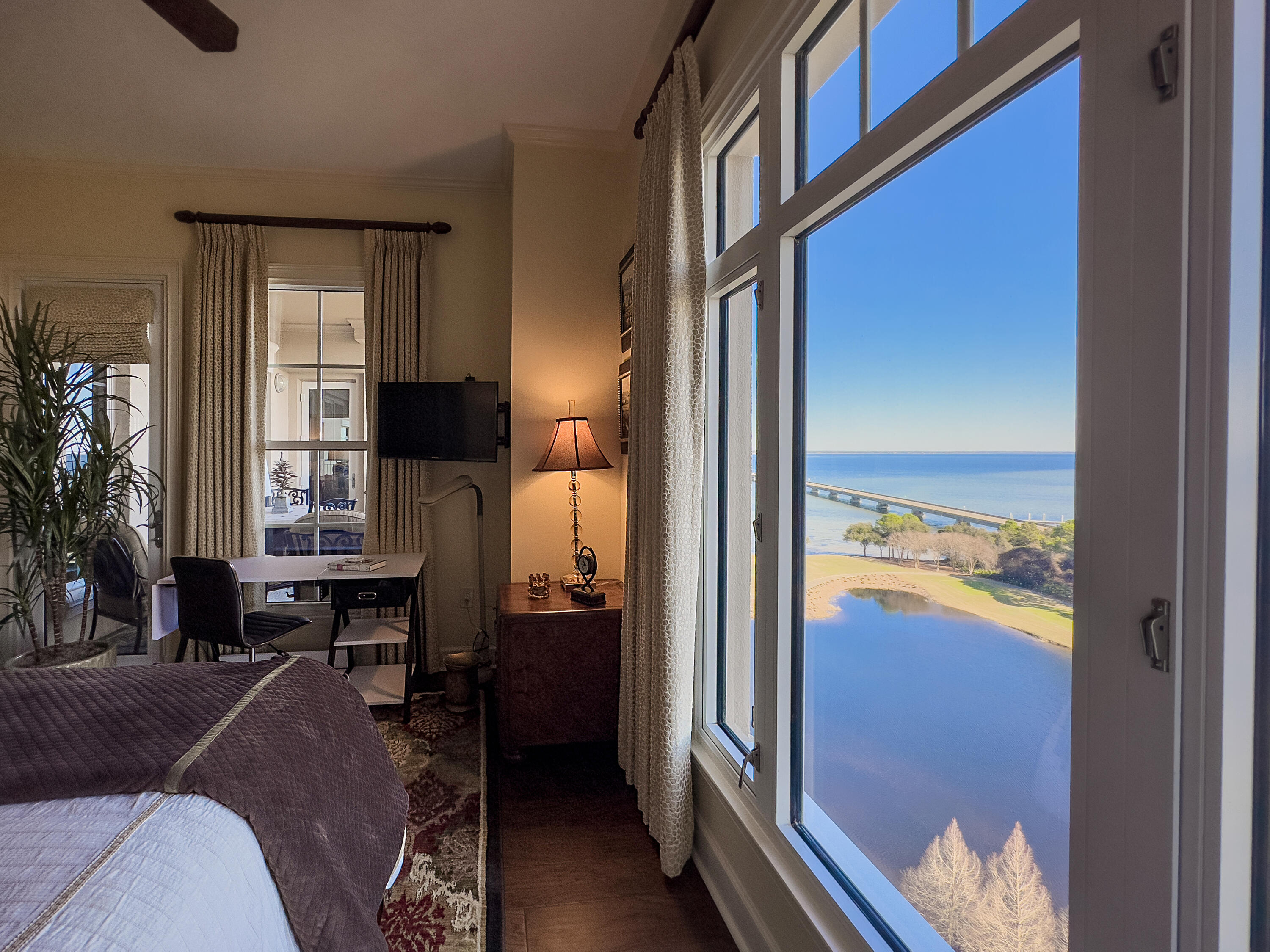 ONE WATER PLACE @ KELLY PLANTATION - Residential
