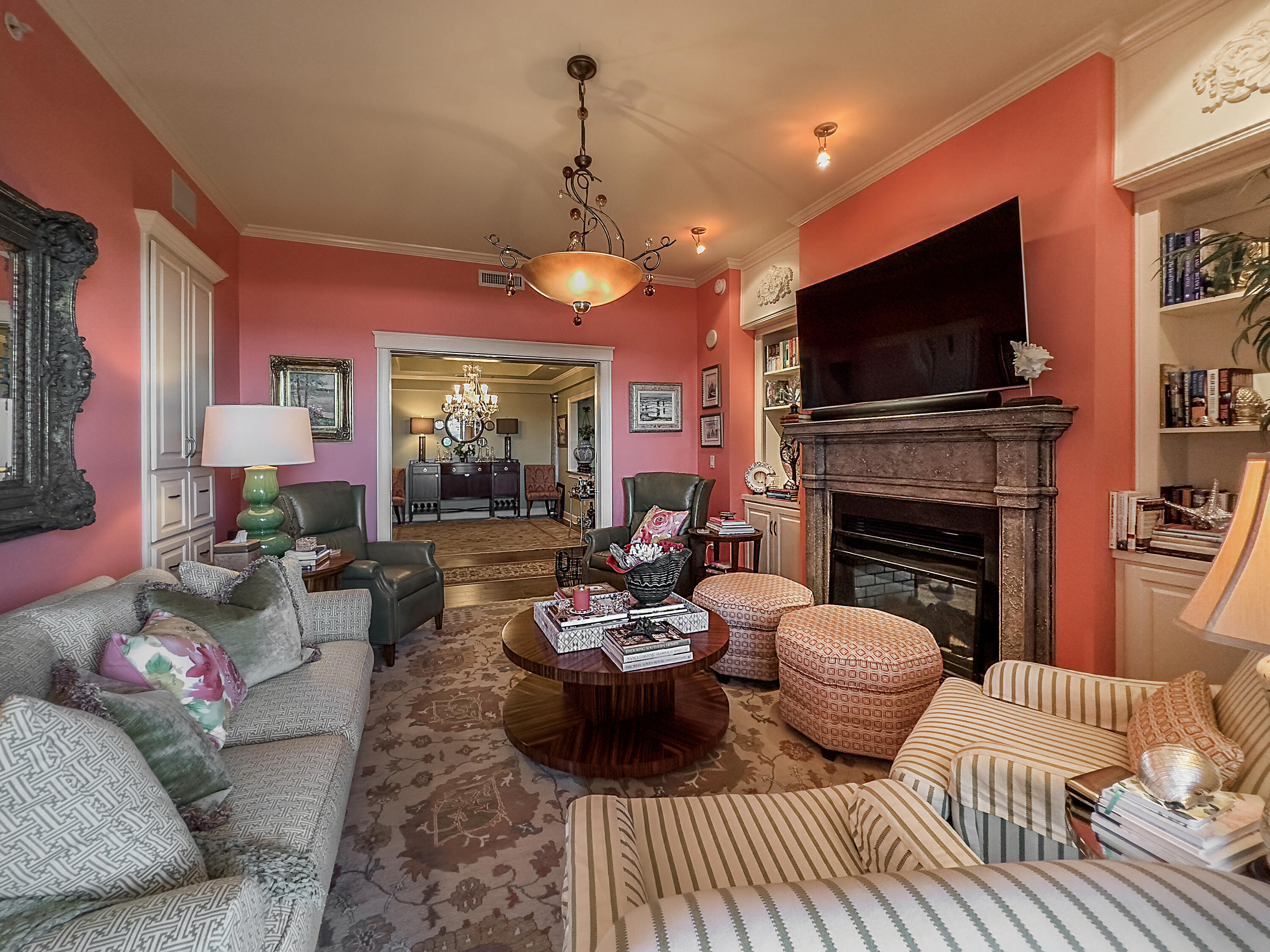 ONE WATER PLACE @ KELLY PLANTATION - Residential