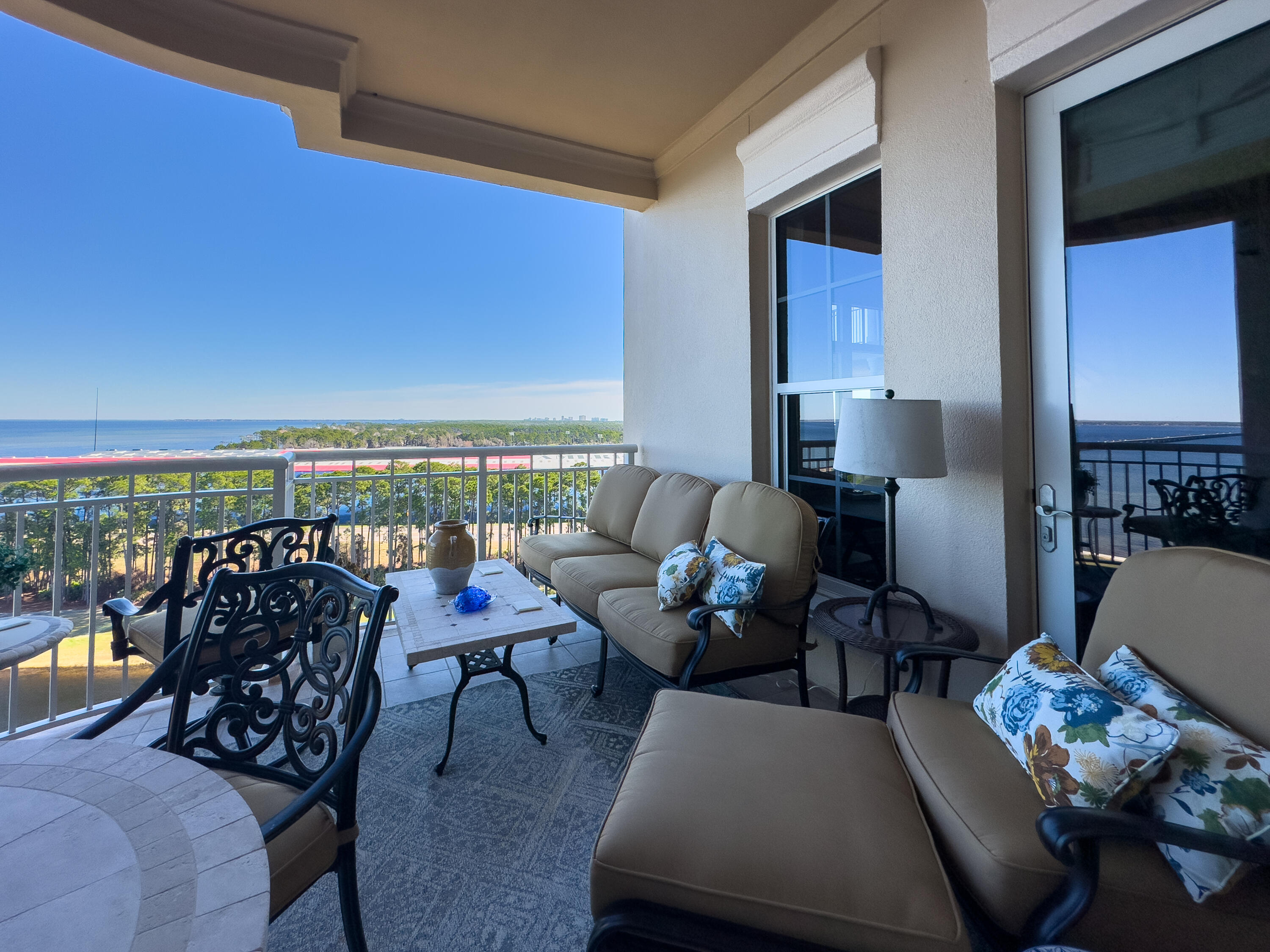ONE WATER PLACE @ KELLY PLANTATION - Residential