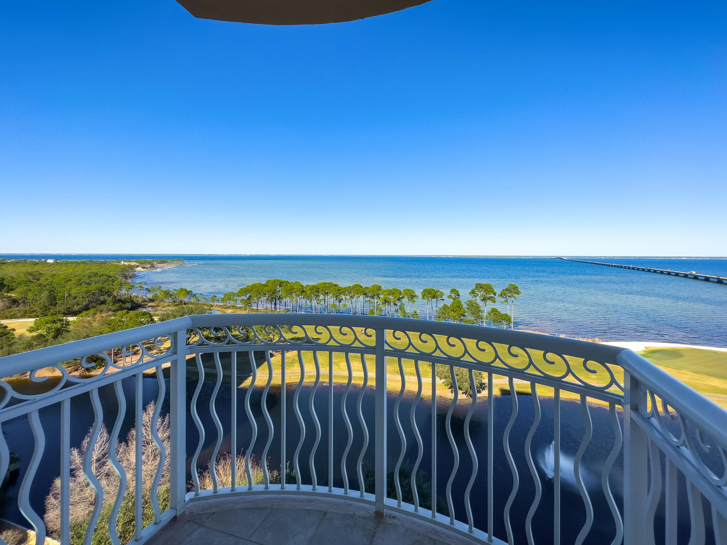 ONE WATER PLACE @ KELLY PLANTATION - Residential
