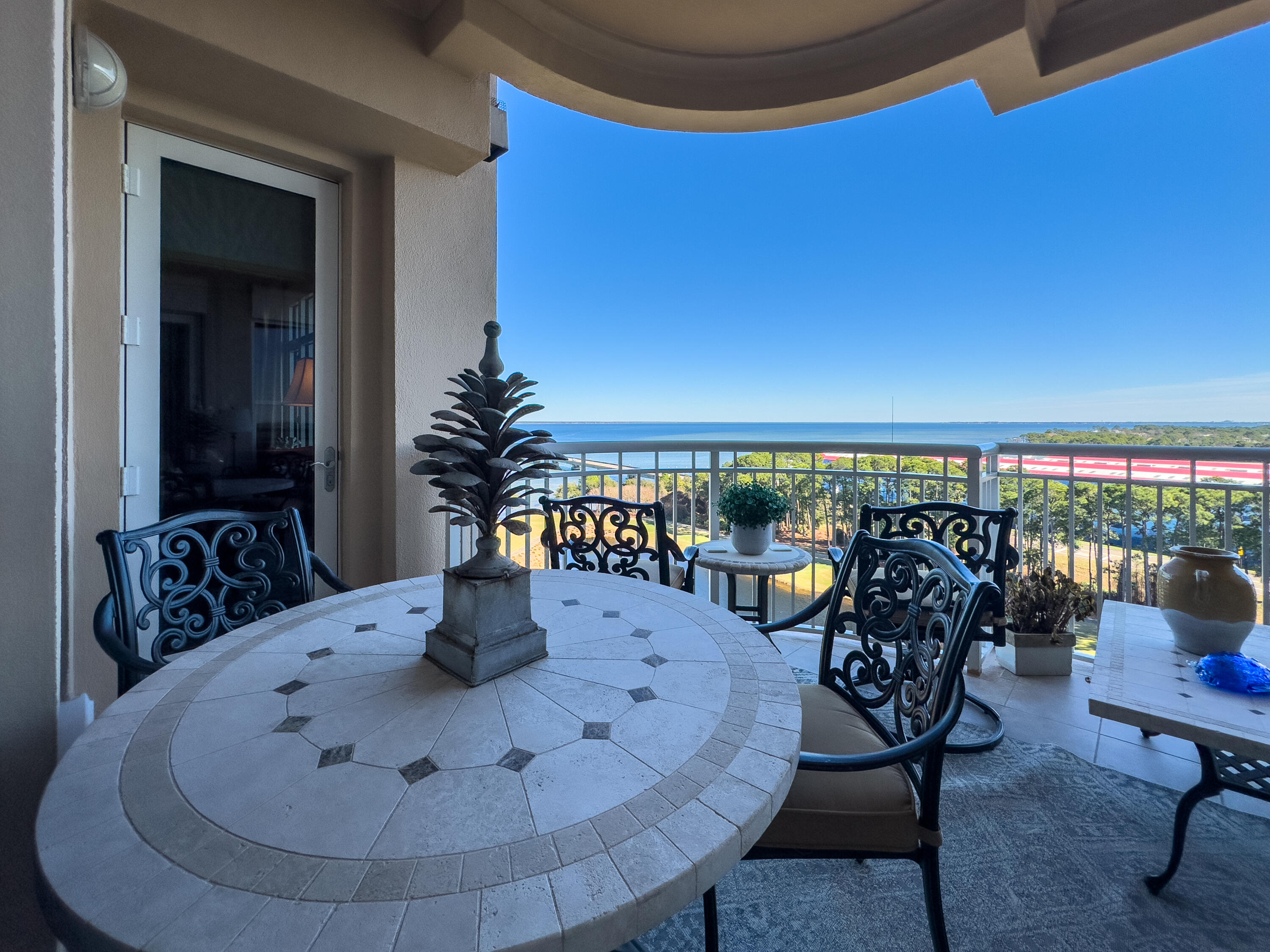 ONE WATER PLACE @ KELLY PLANTATION - Residential