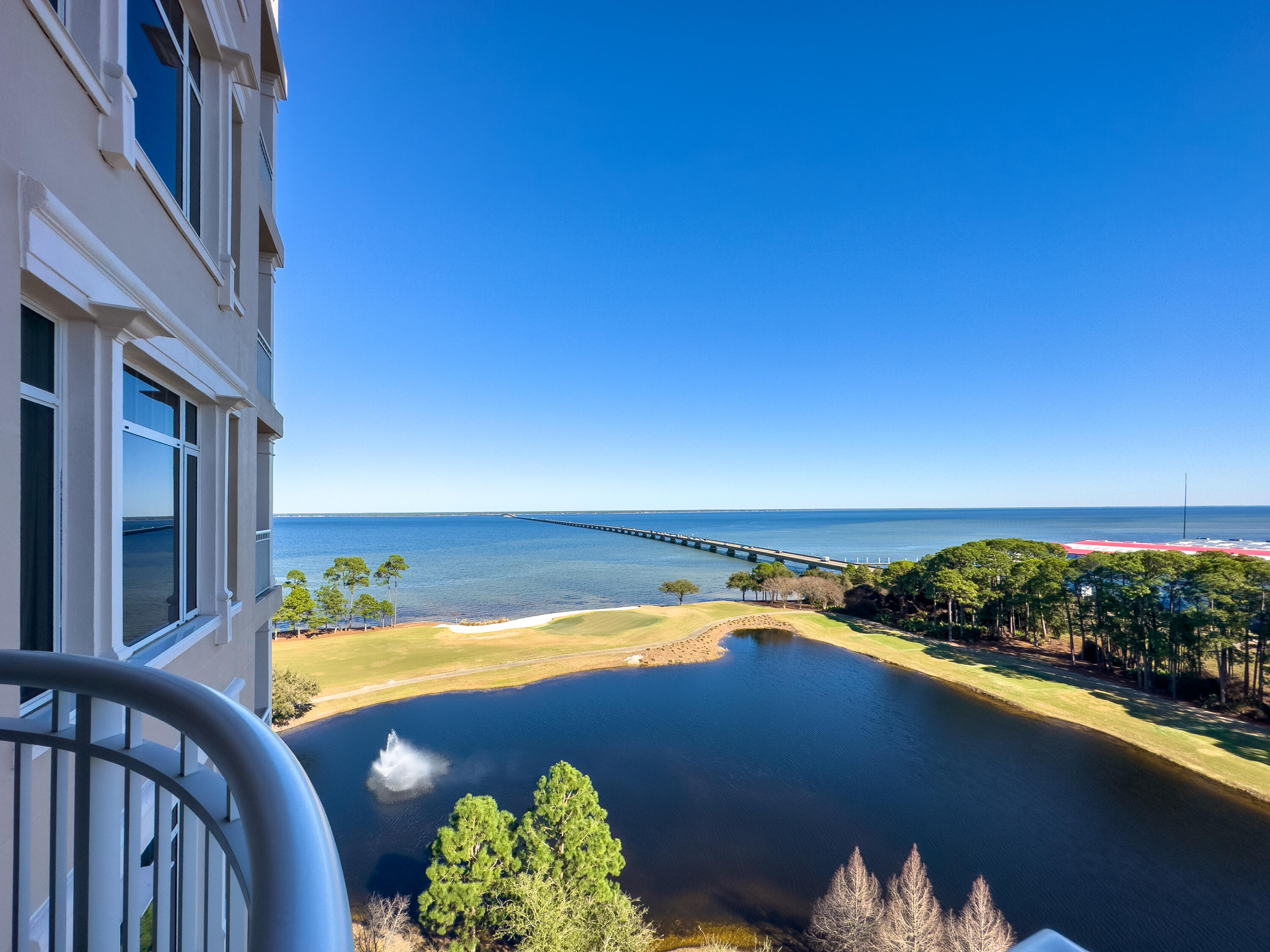 ONE WATER PLACE @ KELLY PLANTATION - Residential