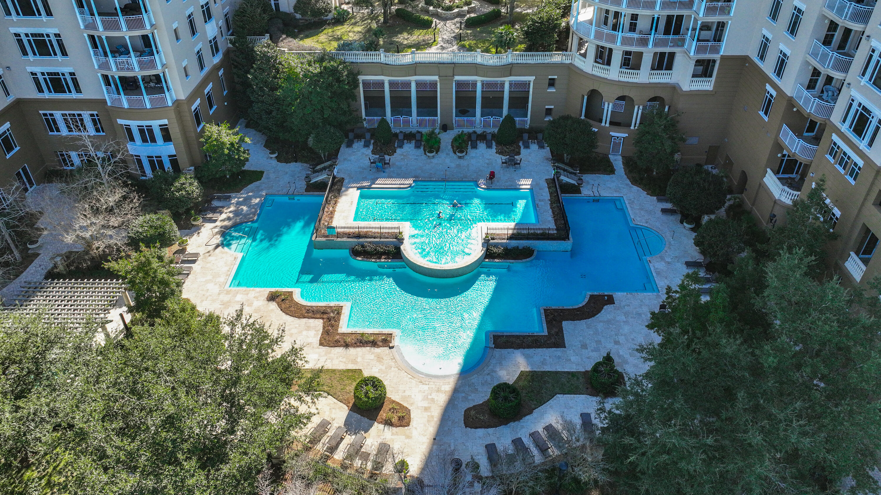 ONE WATER PLACE @ KELLY PLANTATION - Residential