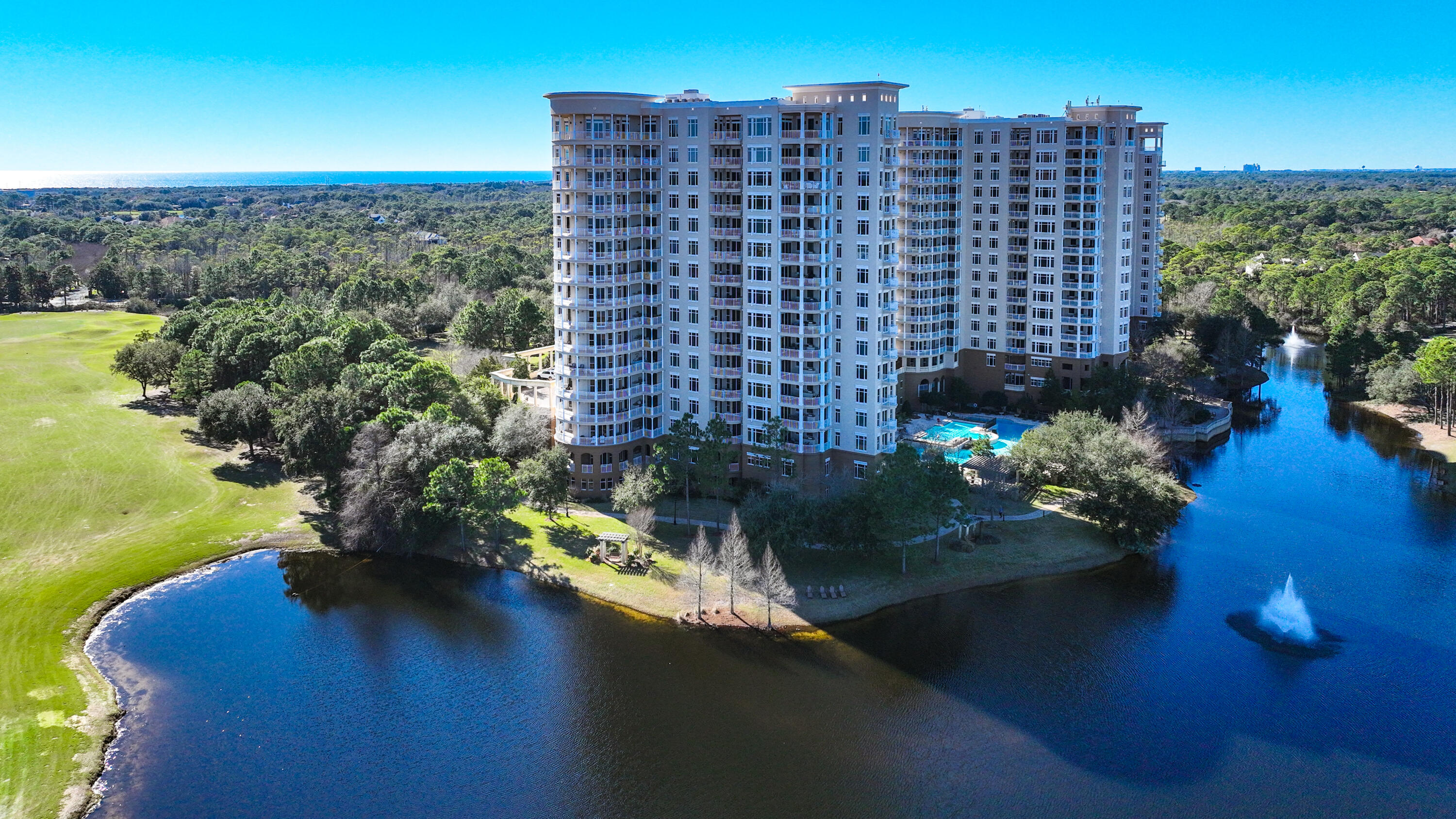 ONE WATER PLACE @ KELLY PLANTATION - Residential