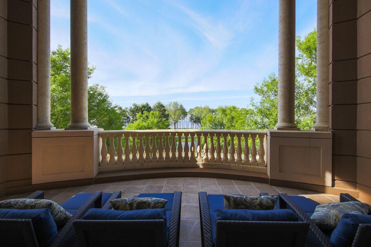 ONE WATER PLACE @ KELLY PLANTATION - Residential
