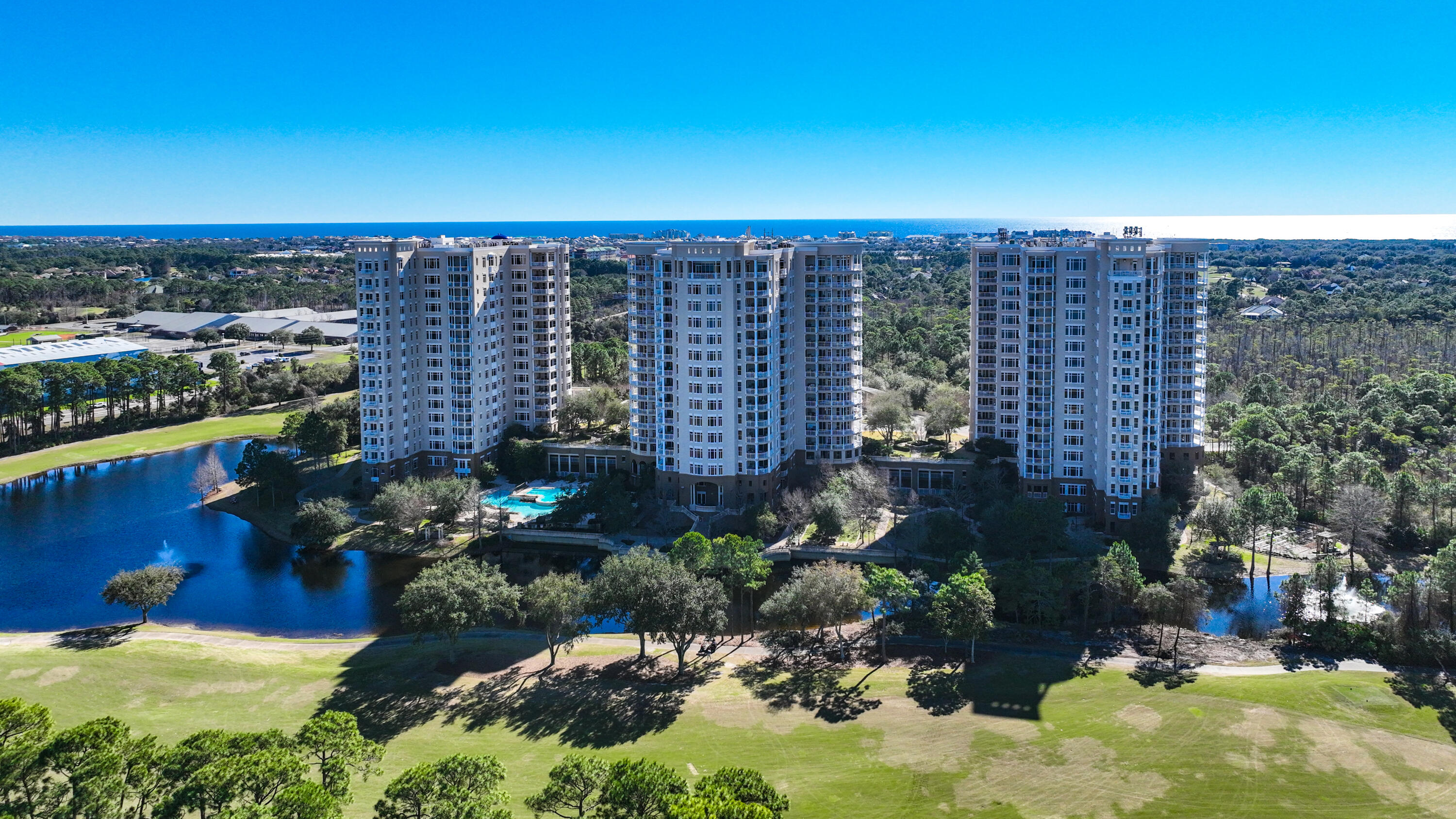 ONE WATER PLACE @ KELLY PLANTATION - Residential