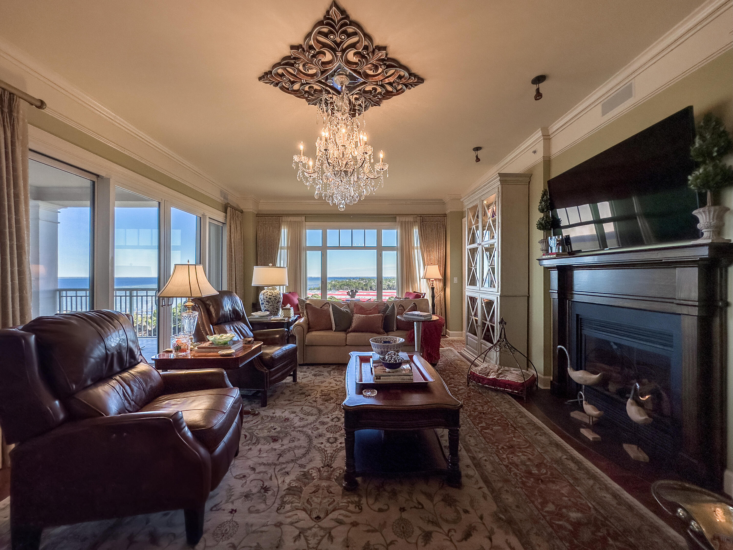 ONE WATER PLACE @ KELLY PLANTATION - Residential