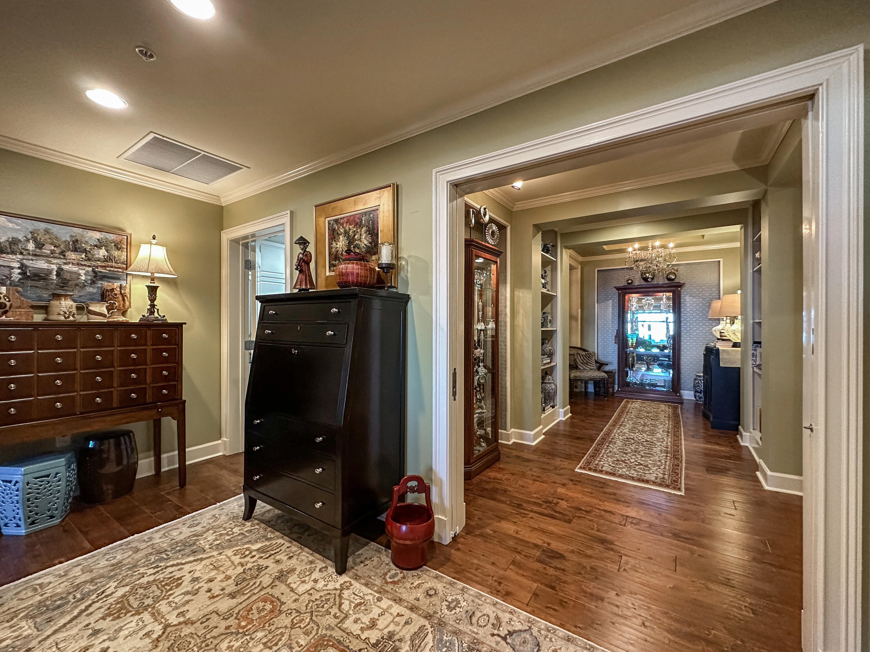 ONE WATER PLACE @ KELLY PLANTATION - Residential