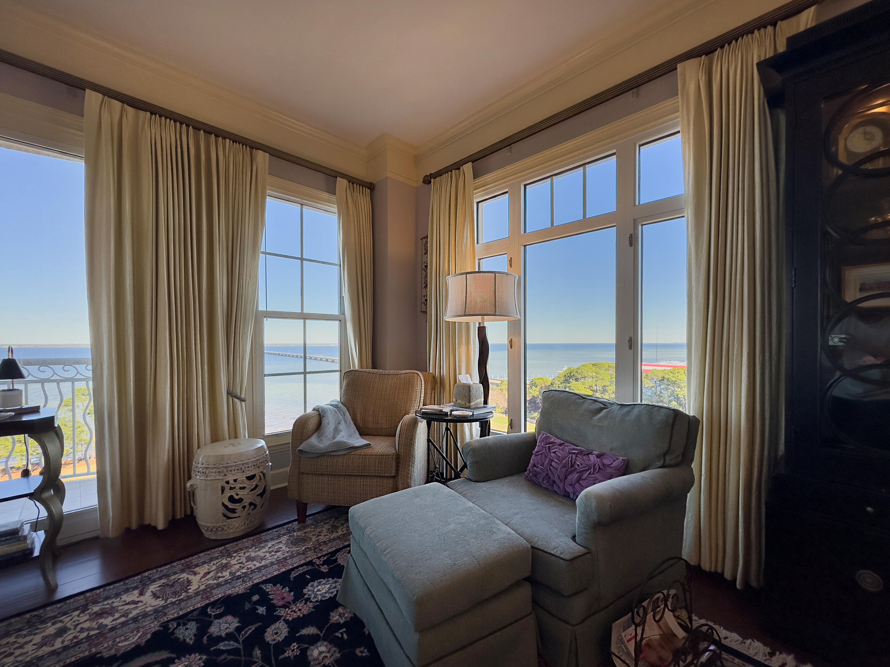 ONE WATER PLACE @ KELLY PLANTATION - Residential