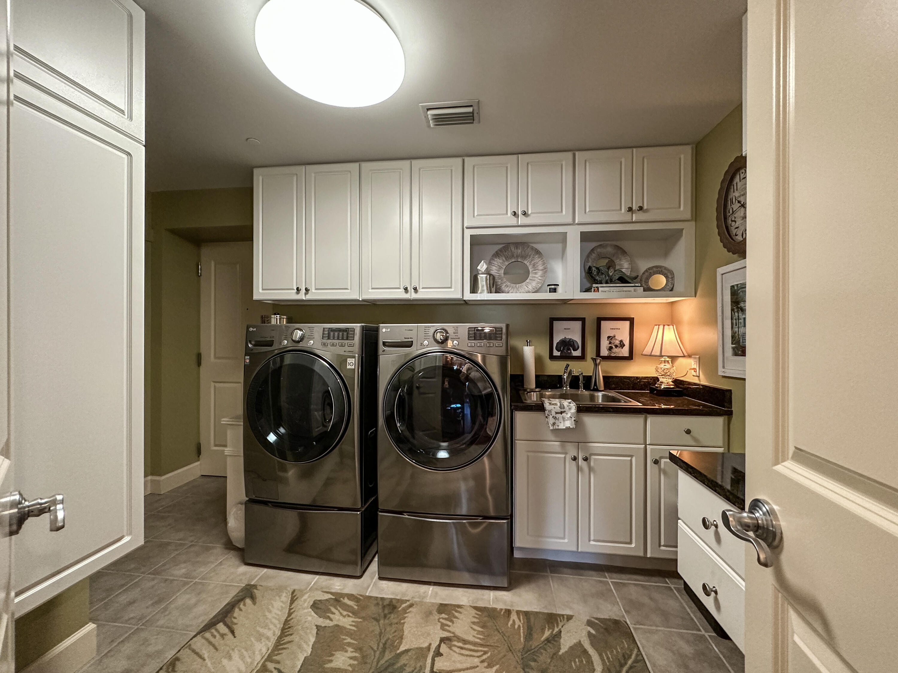 ONE WATER PLACE @ KELLY PLANTATION - Residential