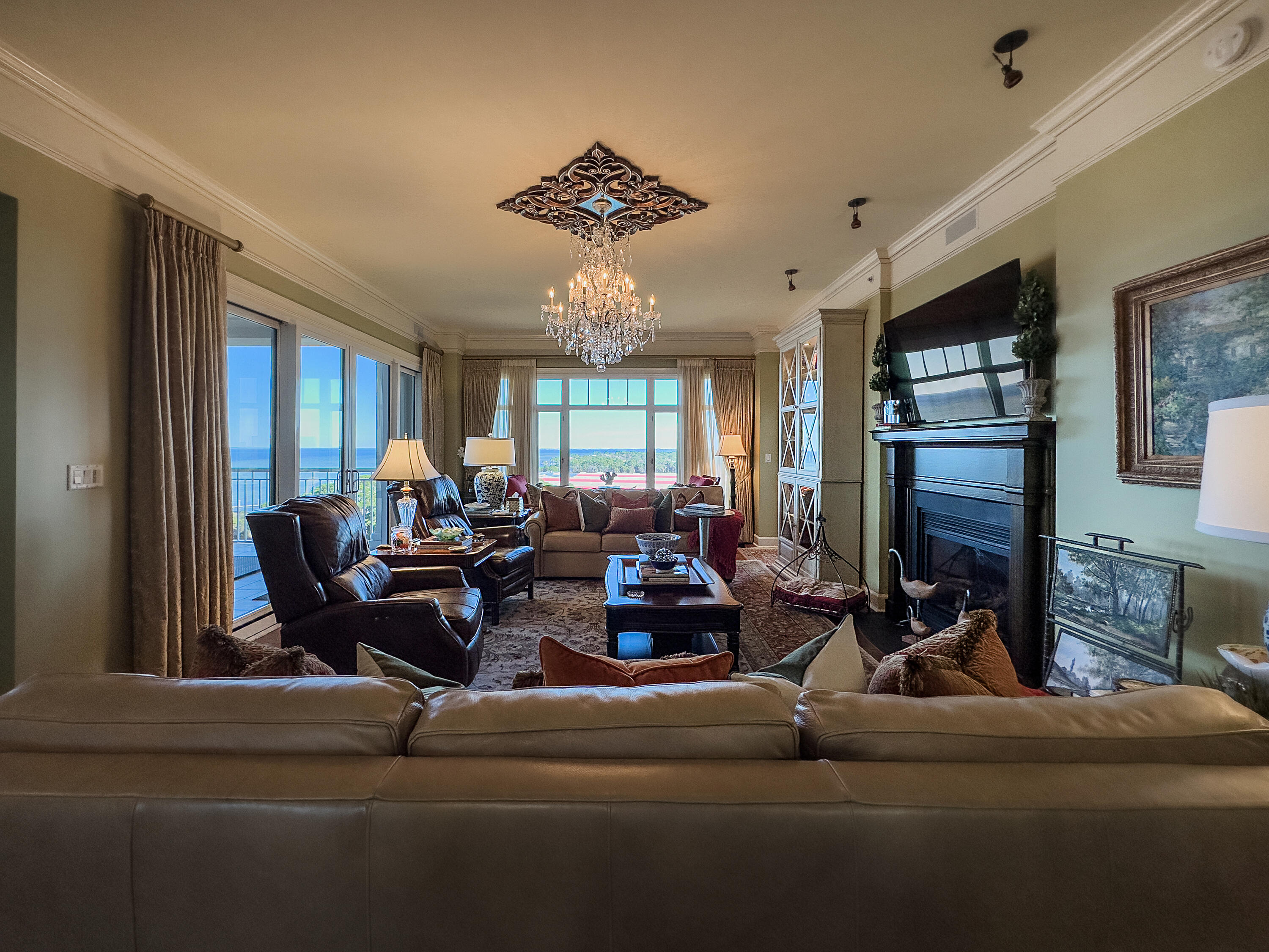 ONE WATER PLACE @ KELLY PLANTATION - Residential