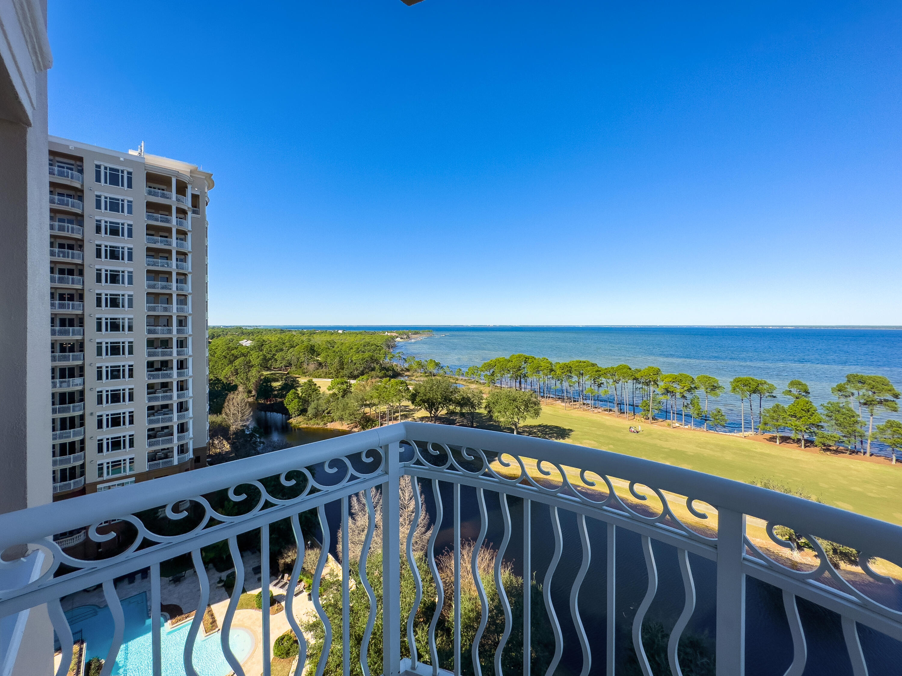 ONE WATER PLACE @ KELLY PLANTATION - Residential