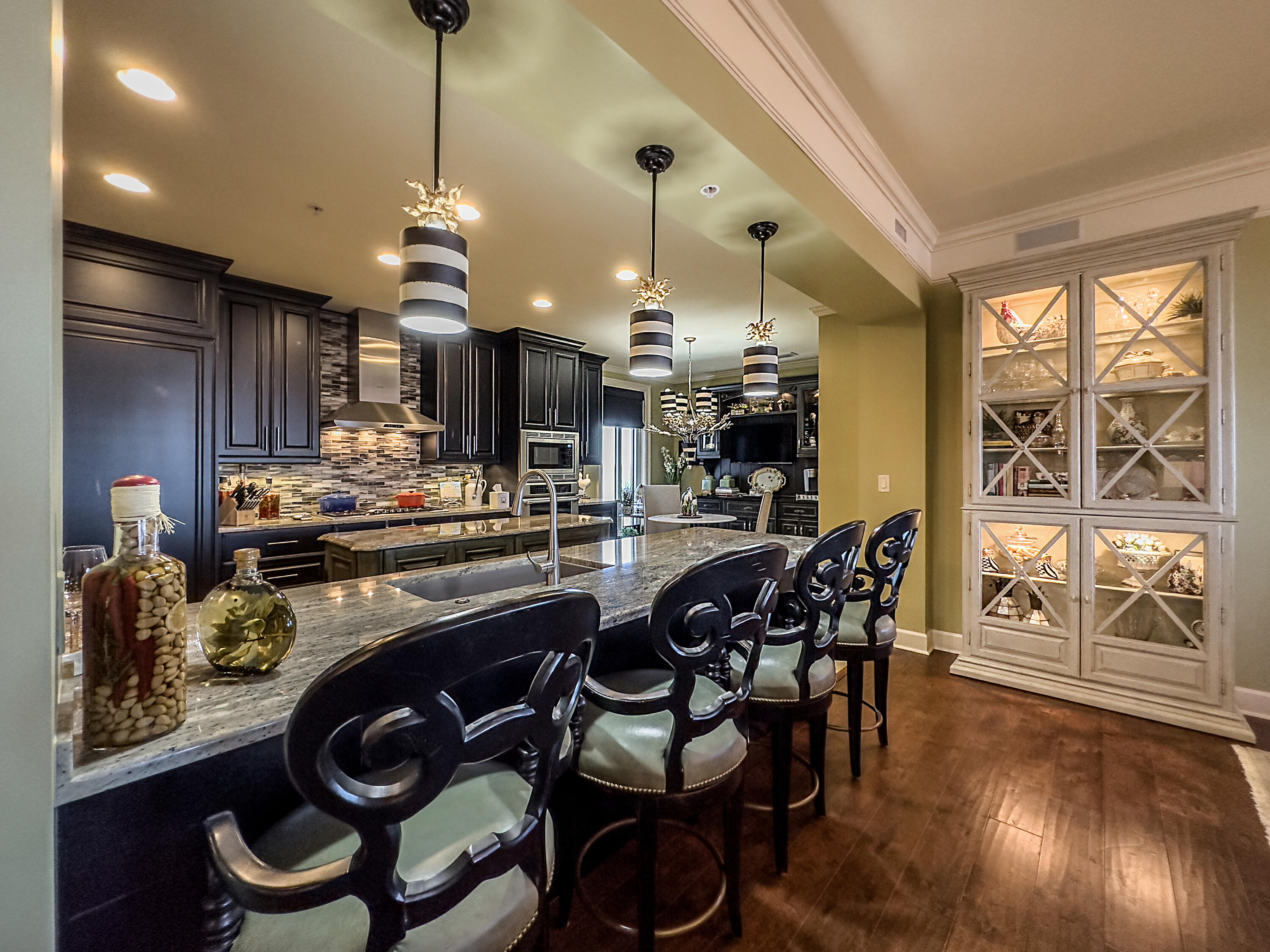 ONE WATER PLACE @ KELLY PLANTATION - Residential