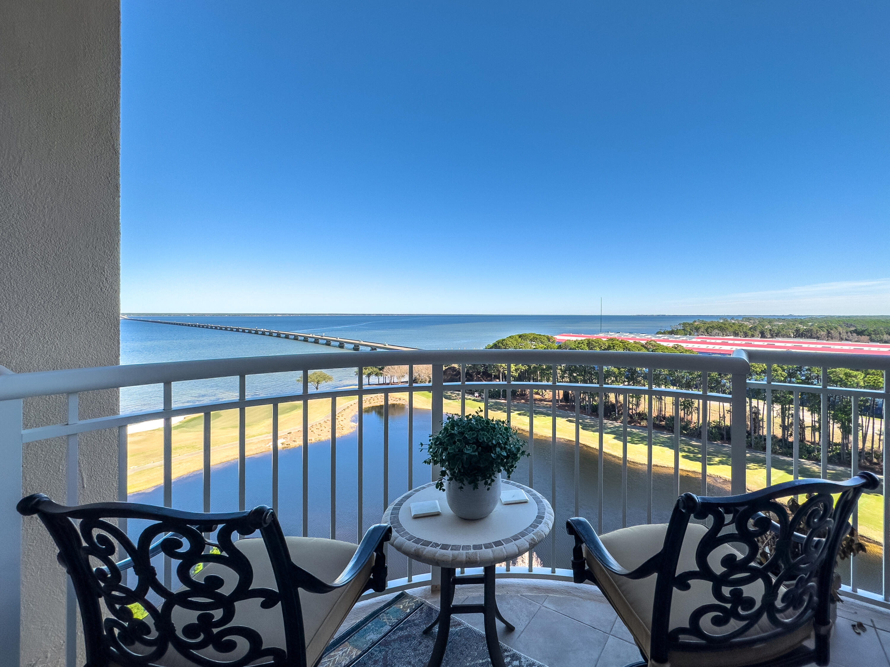 ONE WATER PLACE @ KELLY PLANTATION - Residential