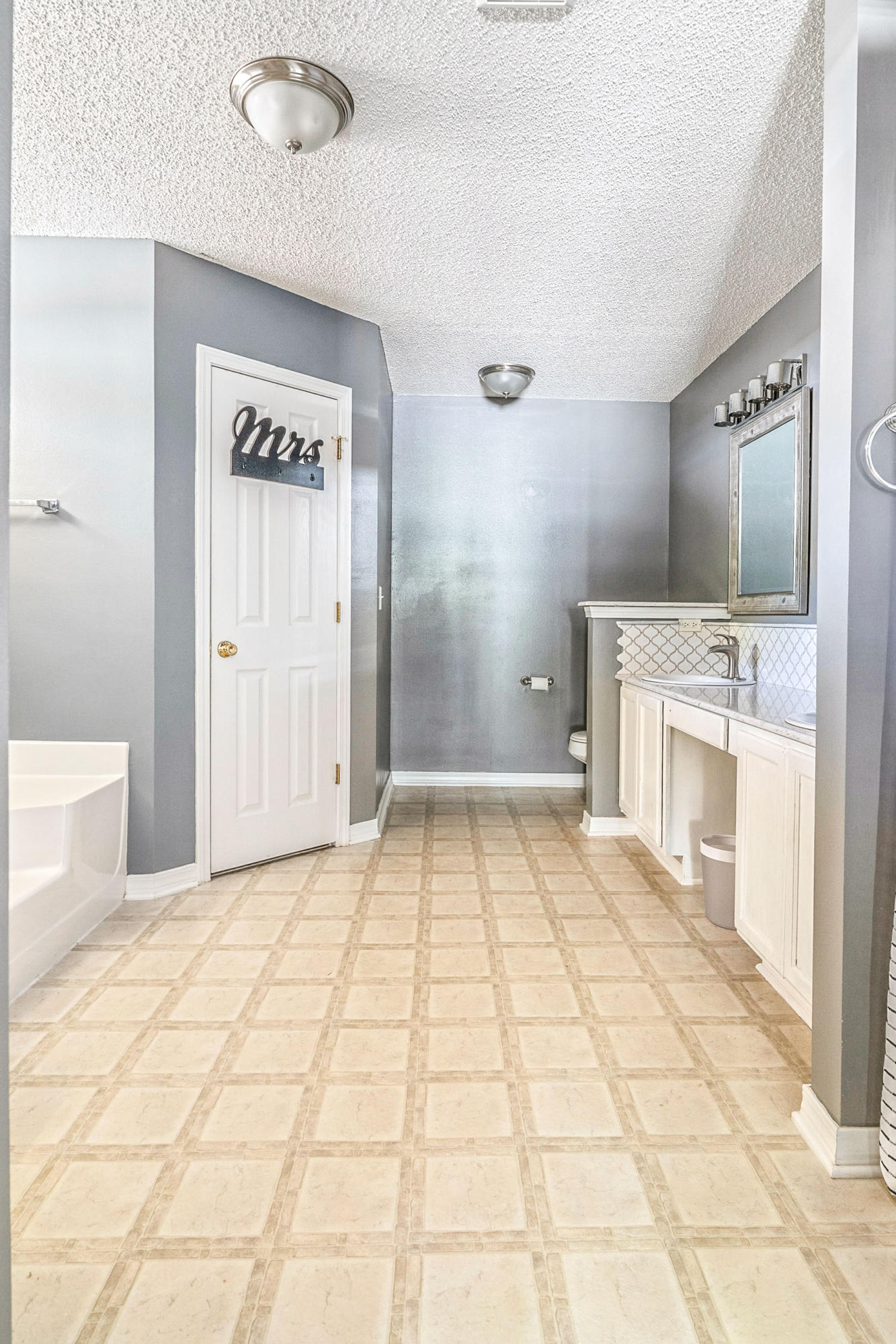 BROOKE ESTATES PH I - Residential