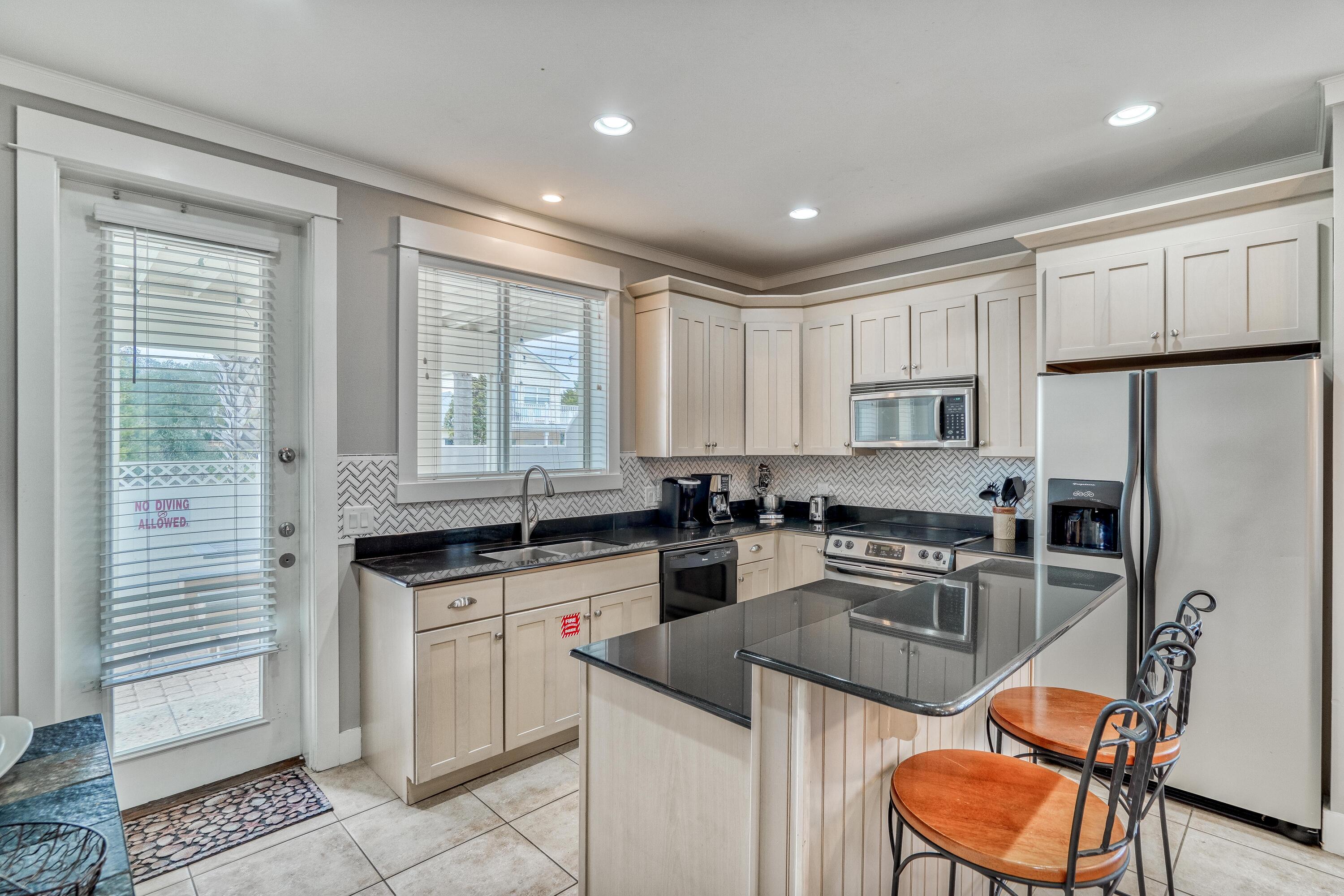 EMERALD WATERS VILLAGE - Residential