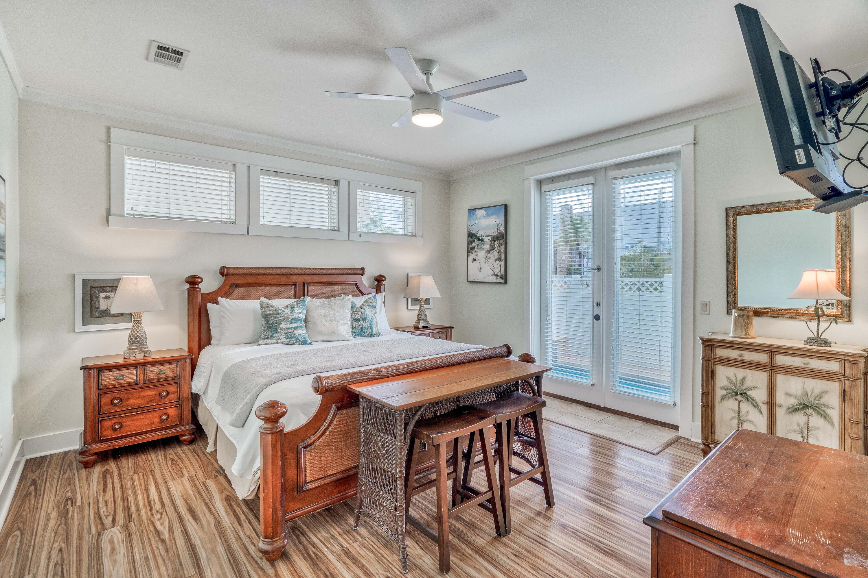 EMERALD WATERS VILLAGE - Residential