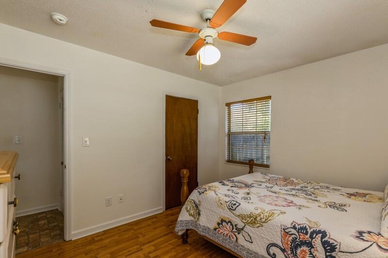 CAROL ANNE MANOR - Residential