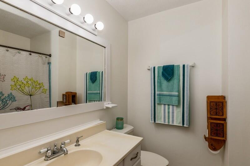 CAROL ANNE MANOR - Residential
