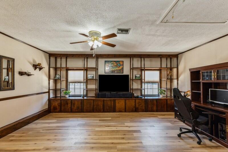 CAROL ANNE MANOR - Residential