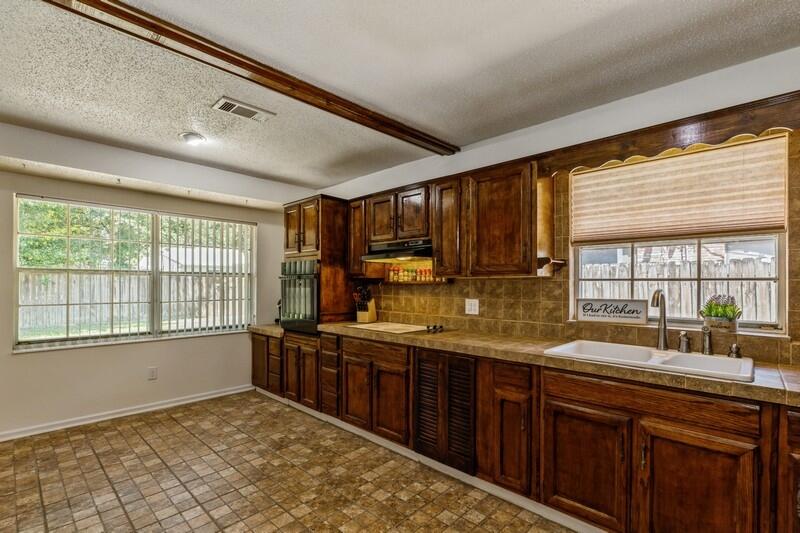 CAROL ANNE MANOR - Residential