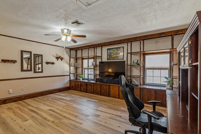 CAROL ANNE MANOR - Residential
