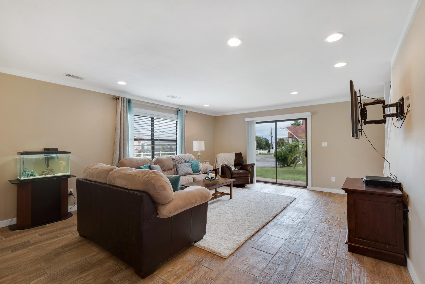 LA MAR WEST T/H PH 2 - Residential