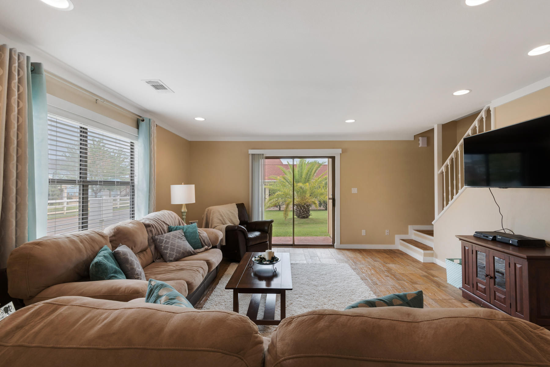 LA MAR WEST T/H PH 2 - Residential